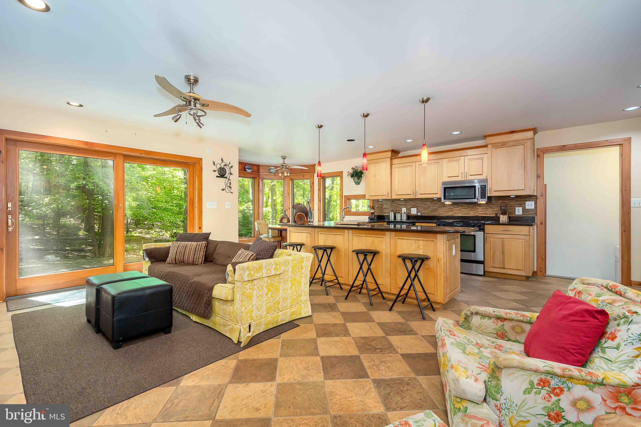 WOODLANDS HILL - Residential