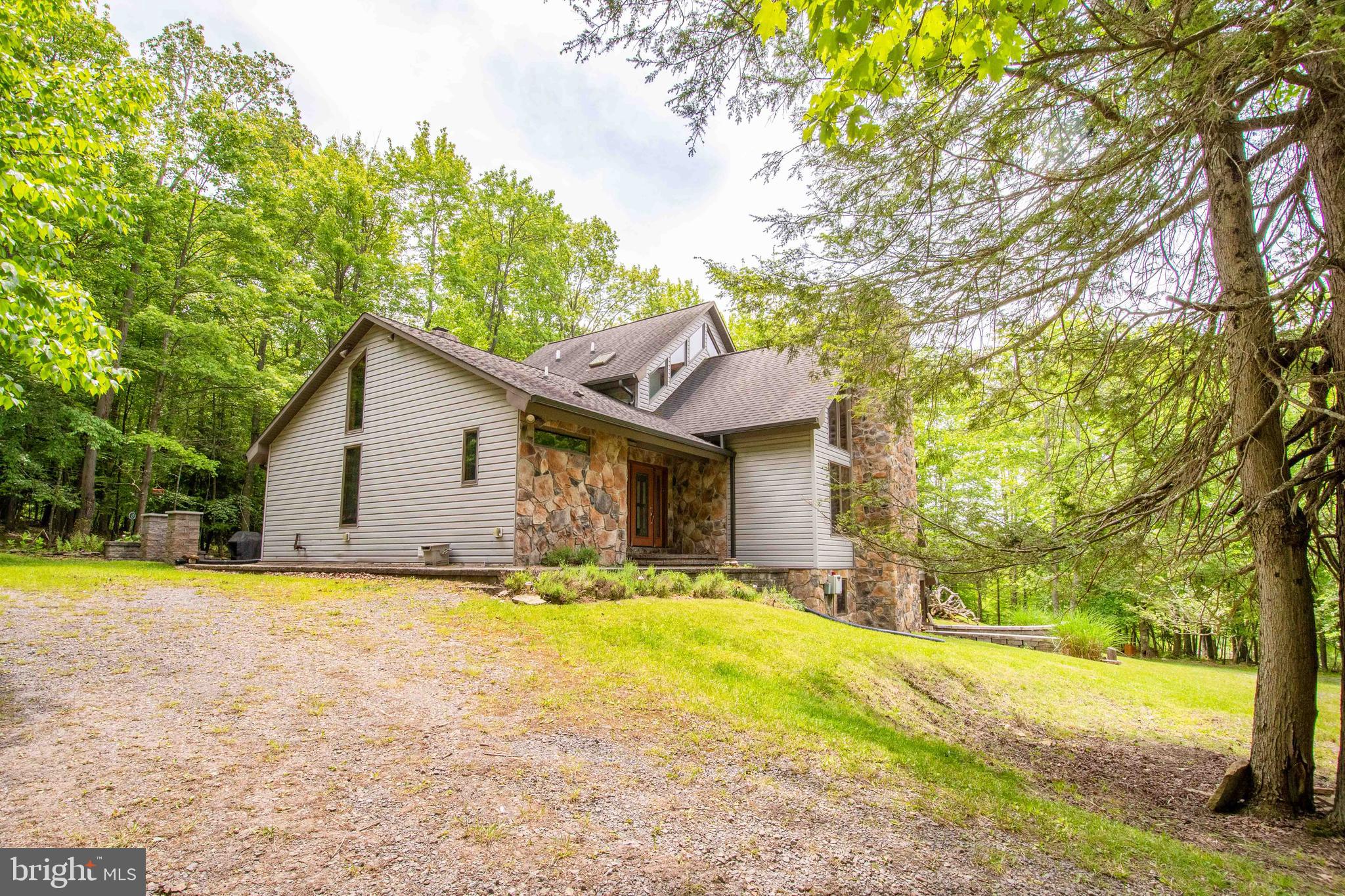 WOODLANDS HILL - Residential