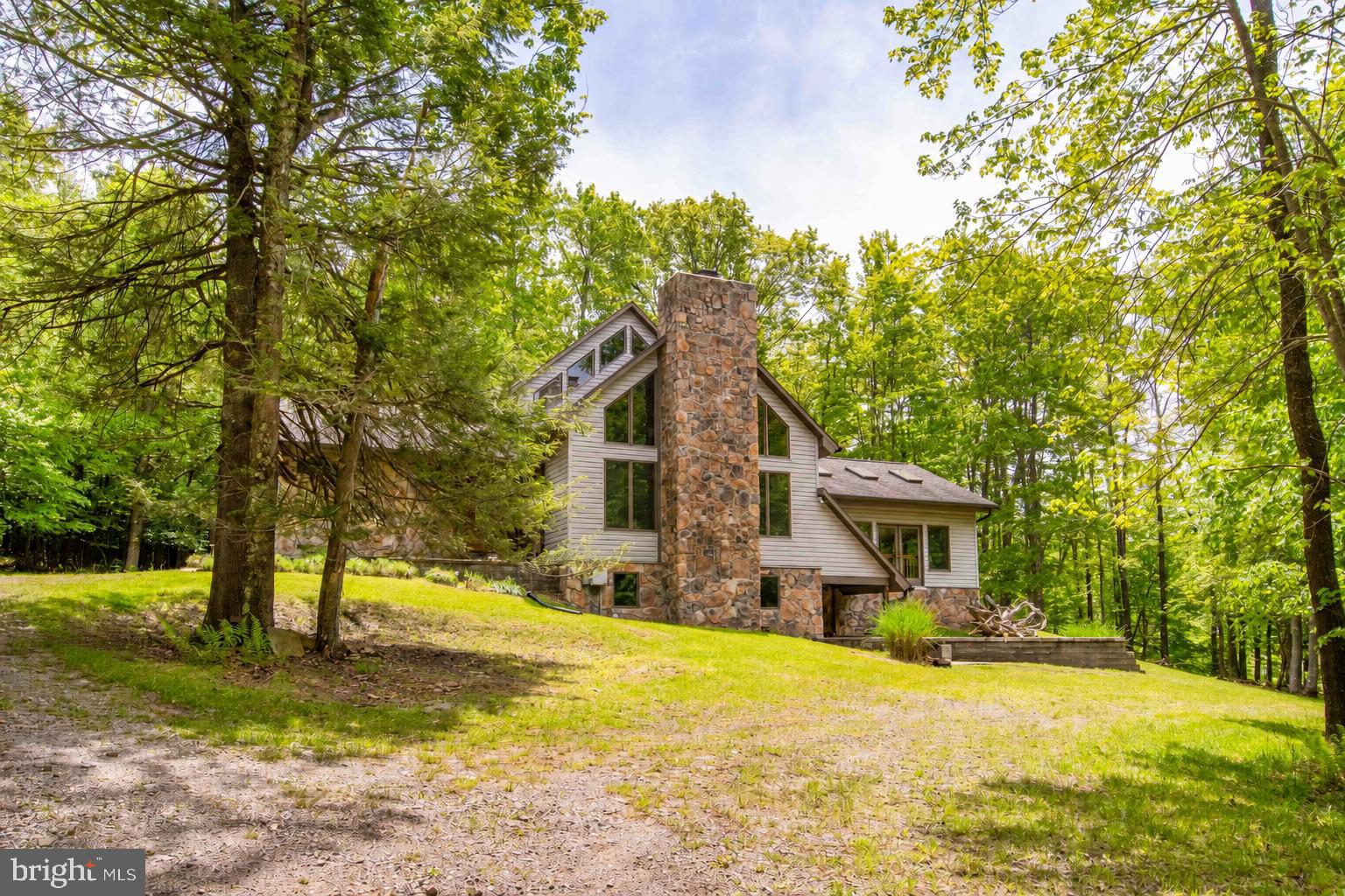 122 WOODLANDS HILL LANE