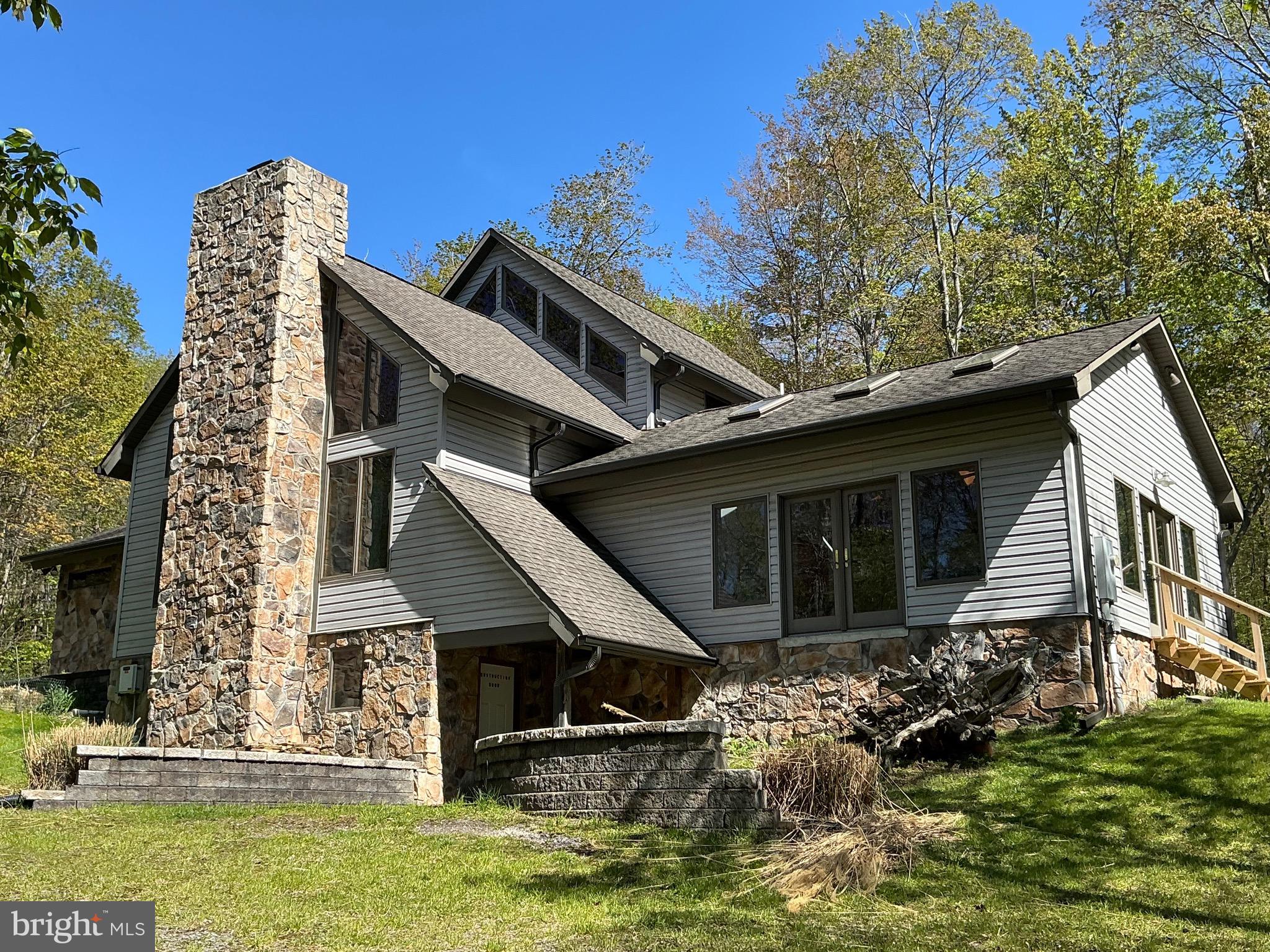 WOODLANDS HILL - Residential