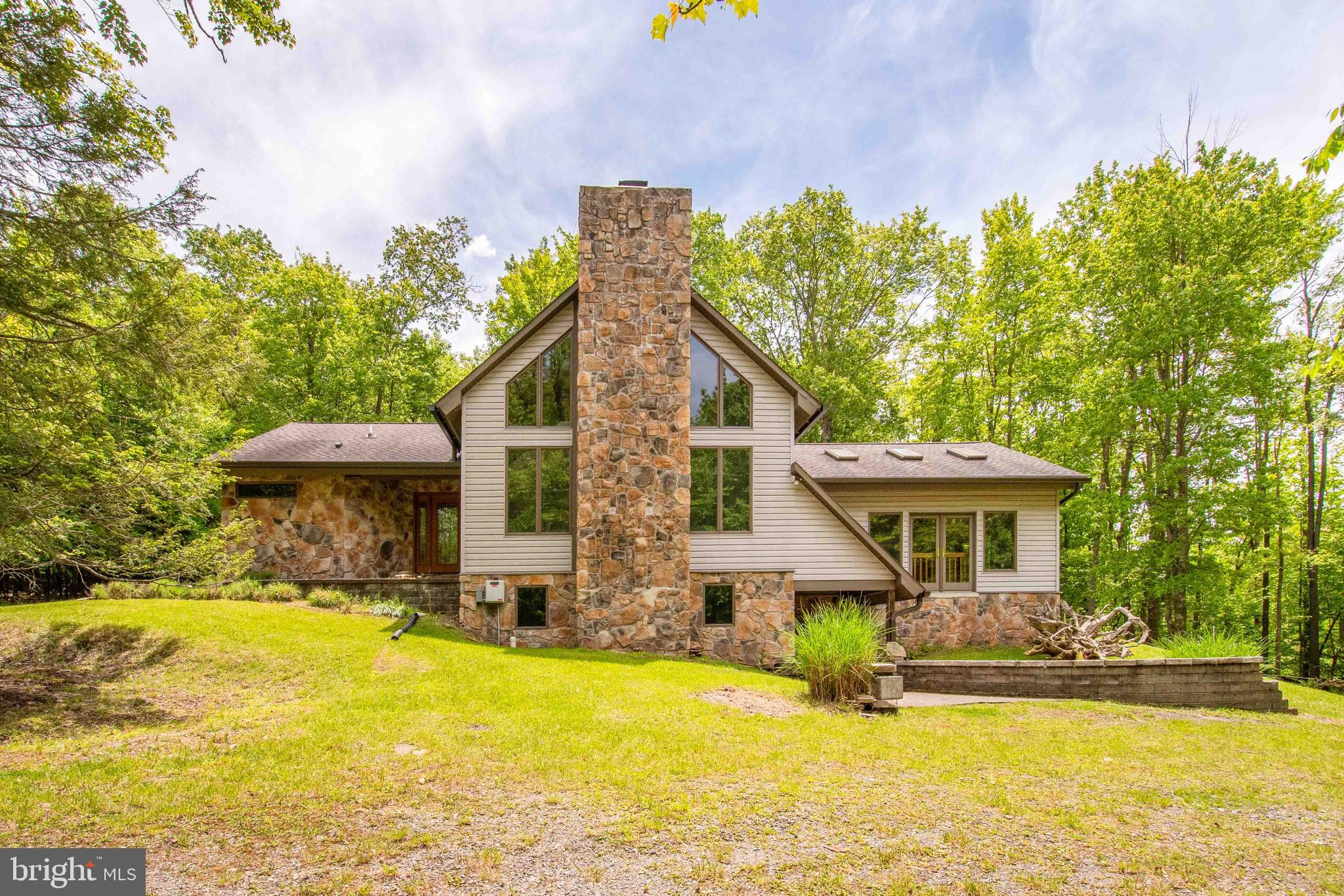 WOODLANDS HILL - Residential