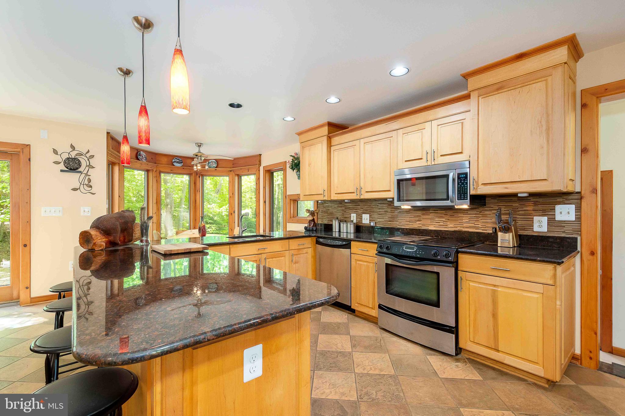 WOODLANDS HILL - Residential