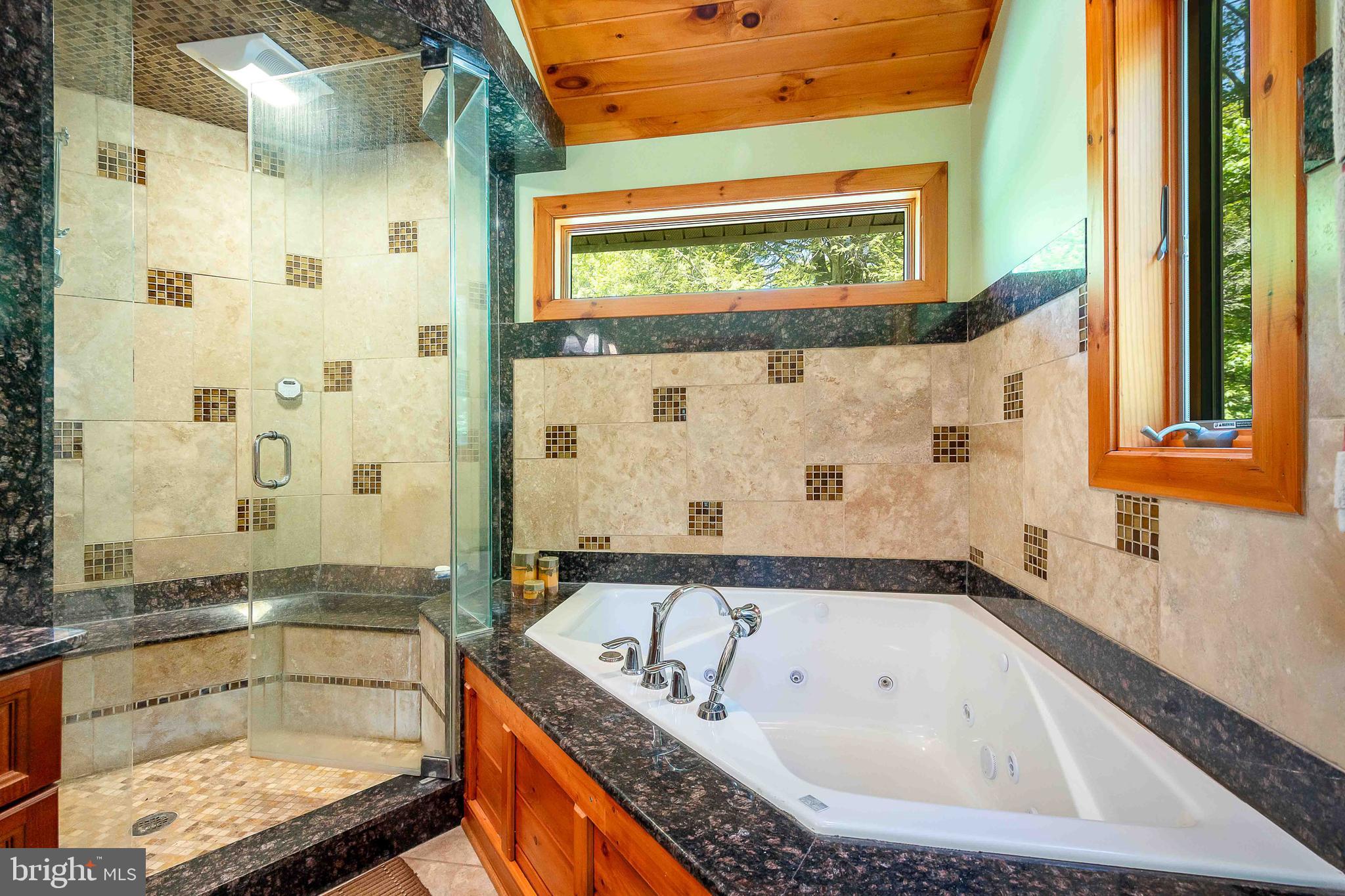 WOODLANDS HILL - Residential