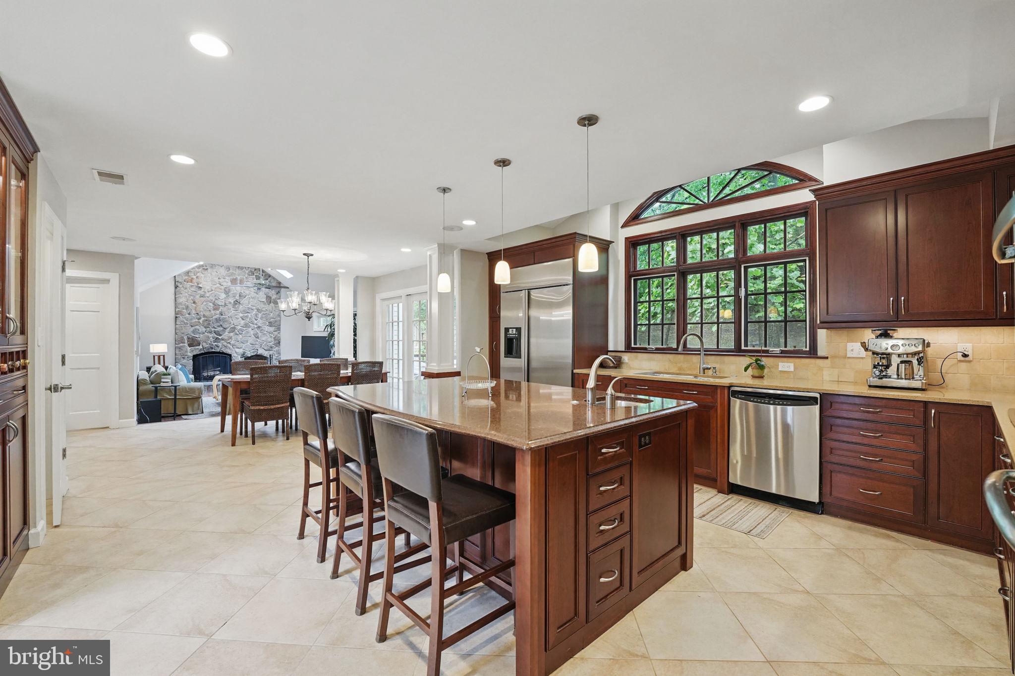 1253 ROWLAND DRIVE