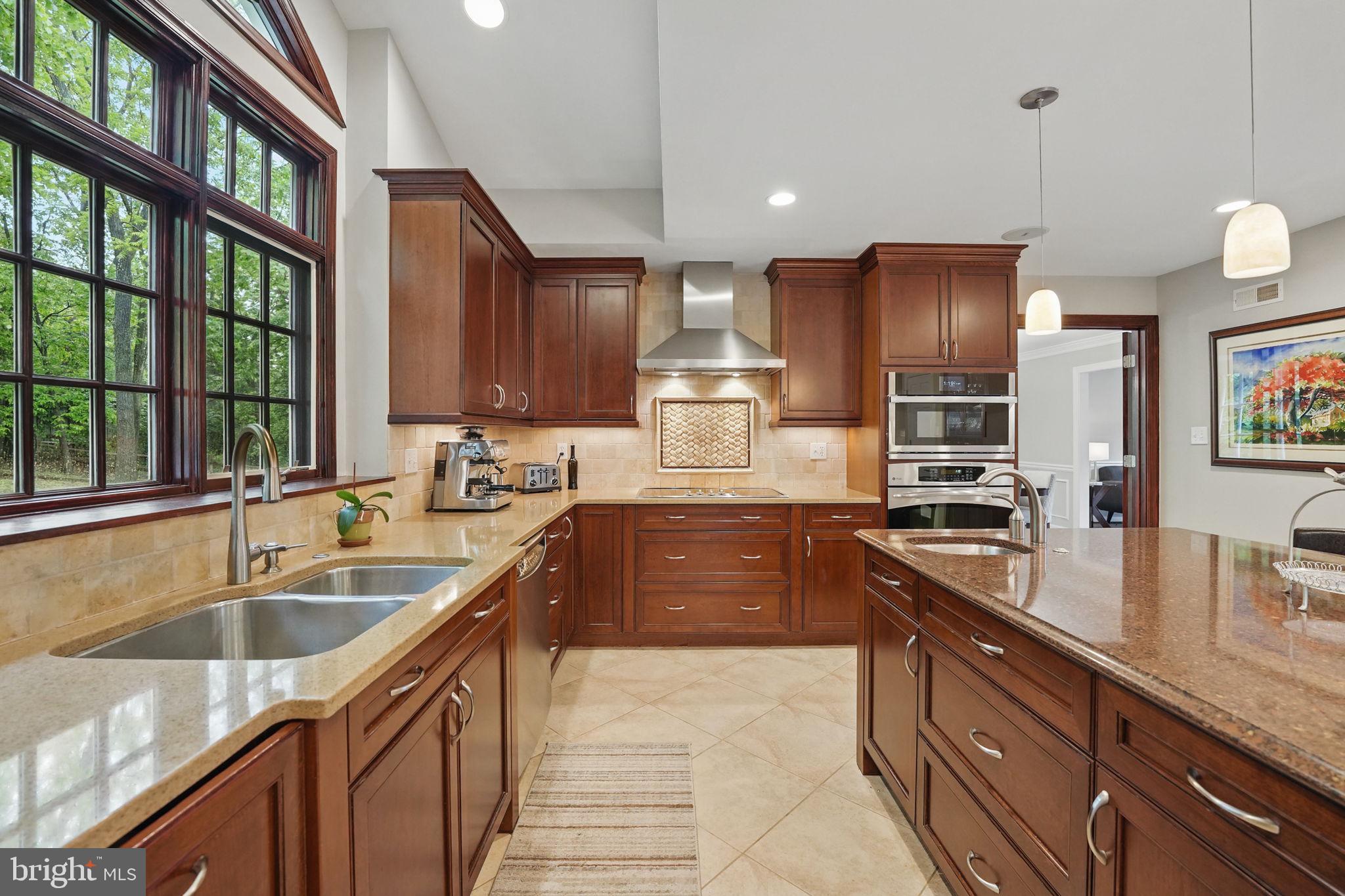 1253 ROWLAND DRIVE