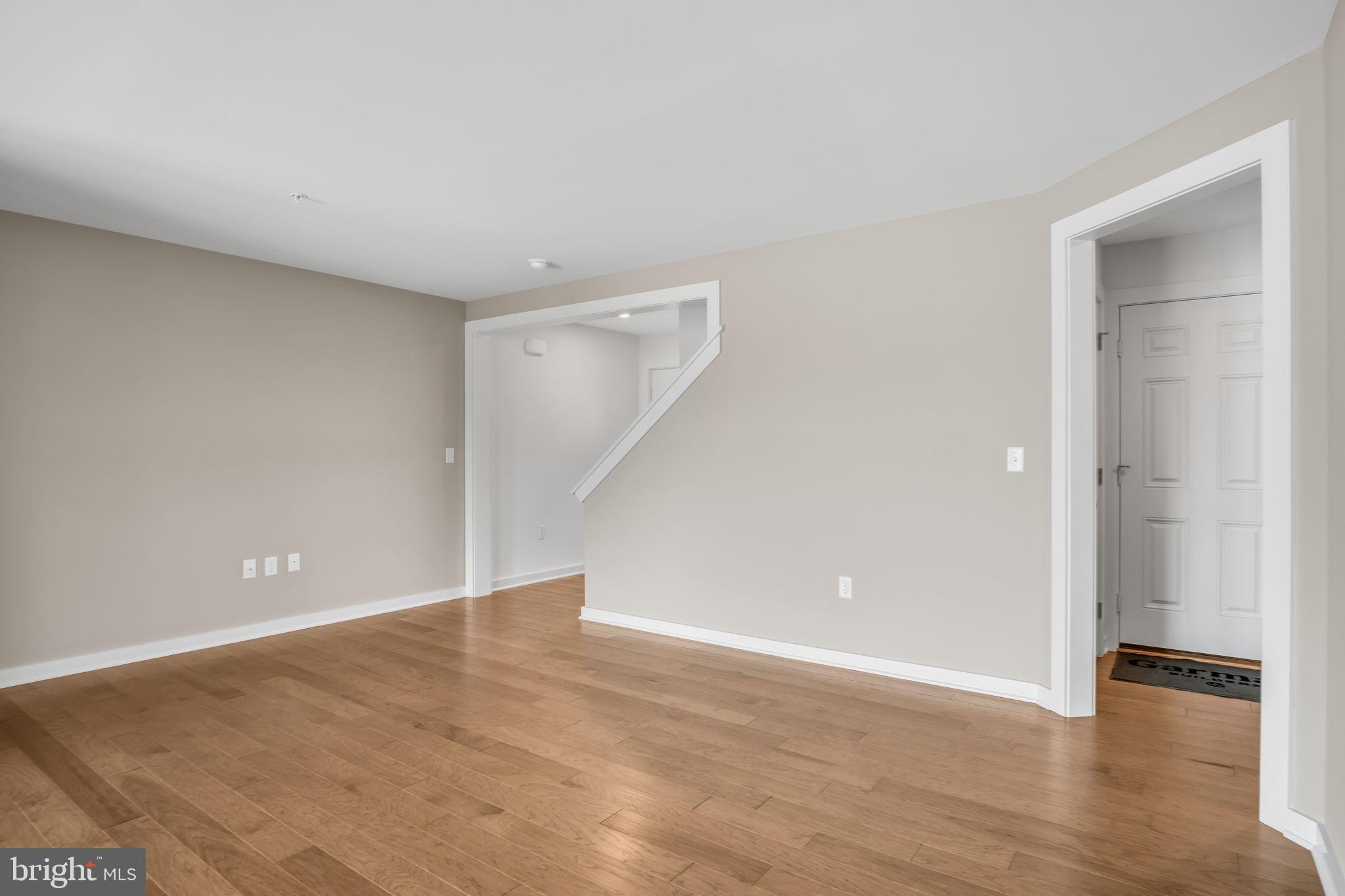 105 CANDLER WAY 045