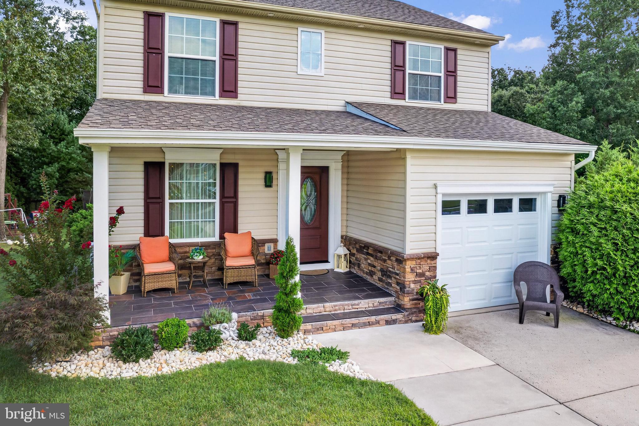 1349 CHEROKEE LANE