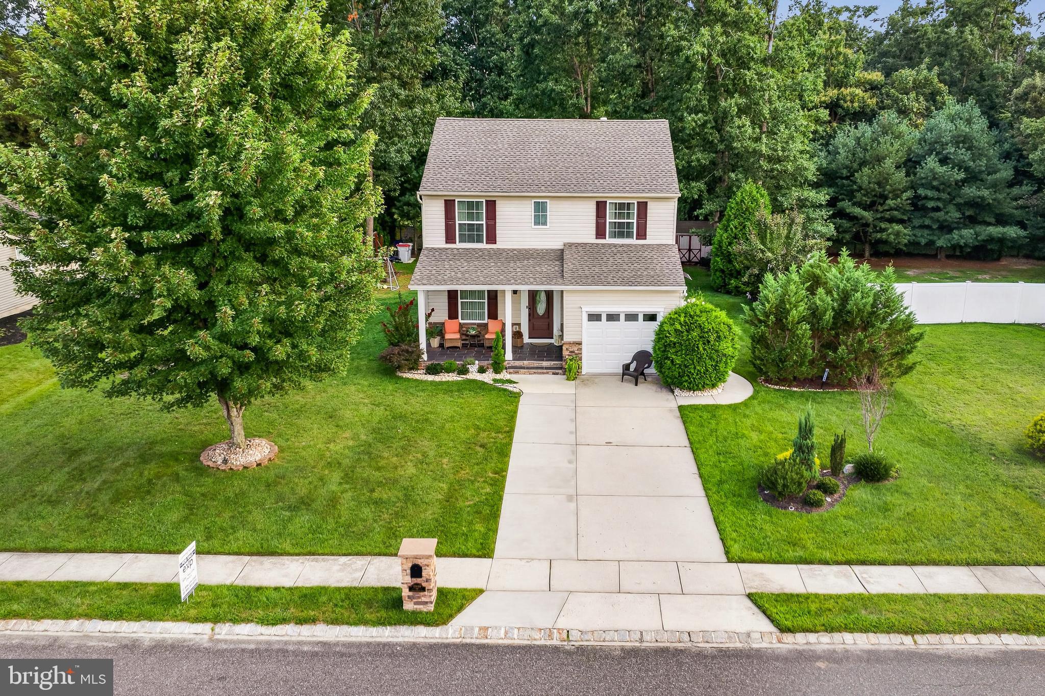 1349 CHEROKEE LANE