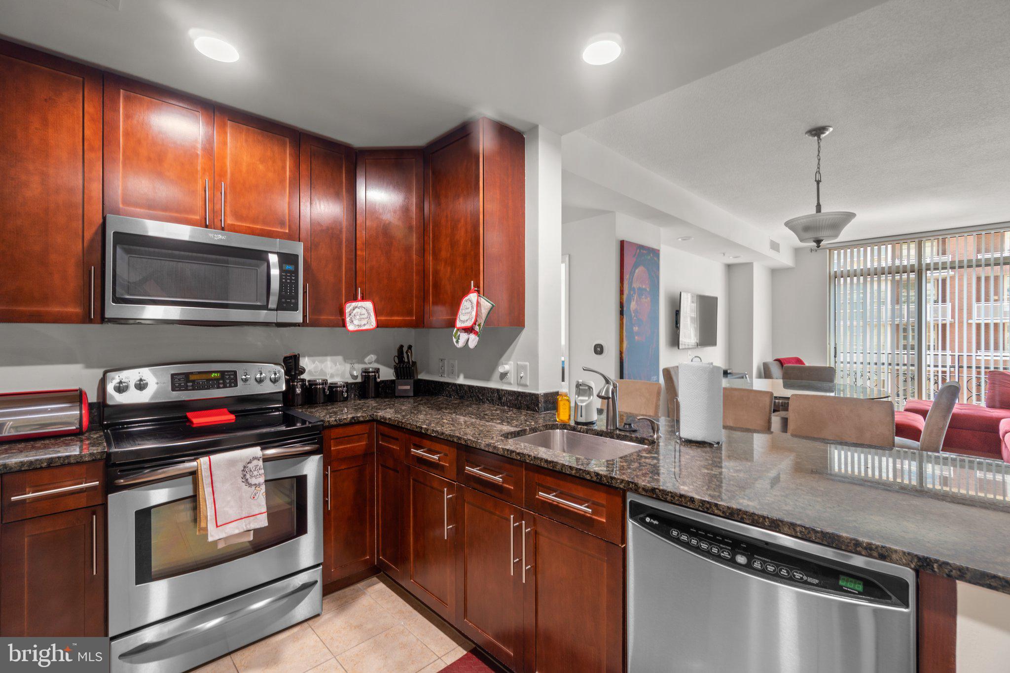 ONE NATIONAL HARBOR CONDOMINIUM - Residential