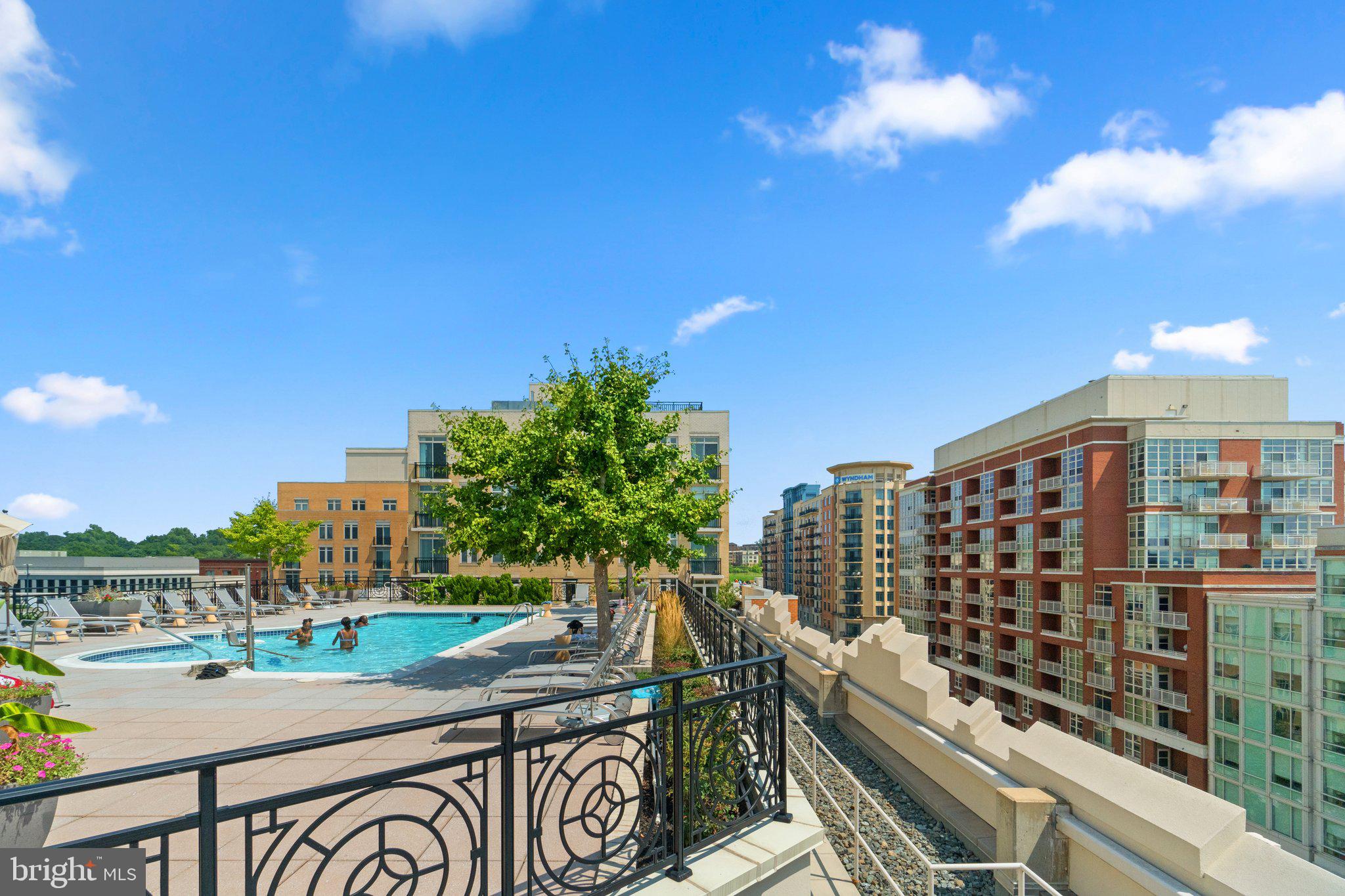 ONE NATIONAL HARBOR CONDOMINIUM - Residential