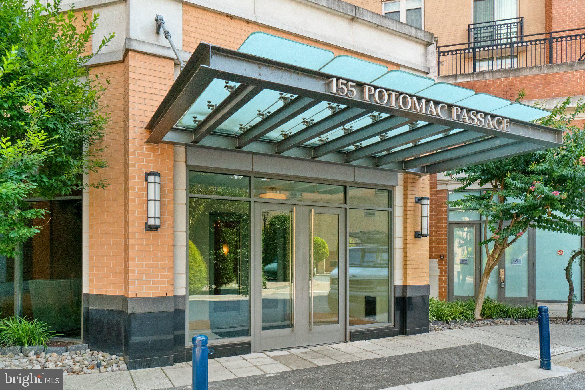 ONE NATIONAL HARBOR CONDOMINIUM - Residential