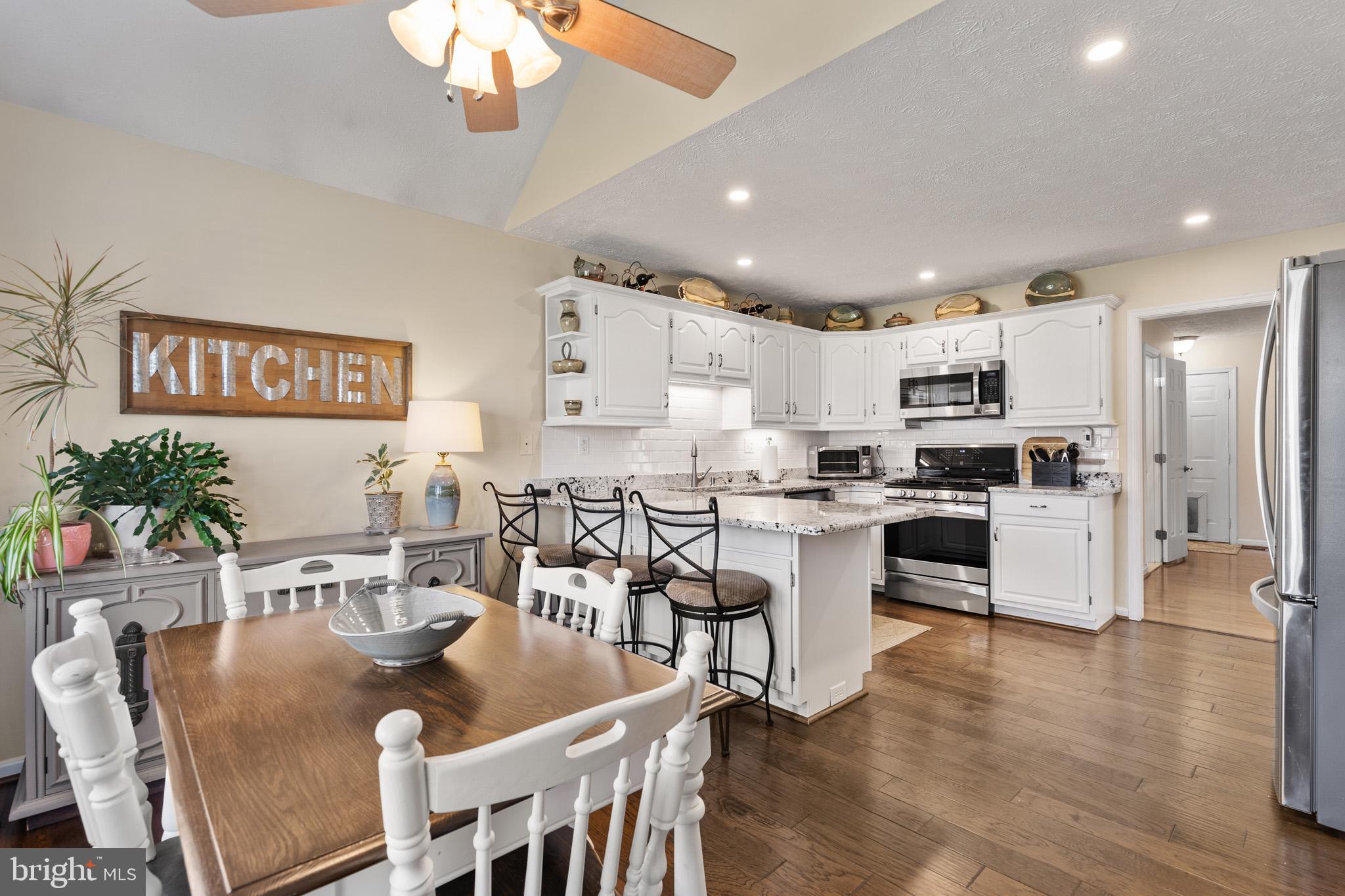 CONSTITUTION HILLS - Residential