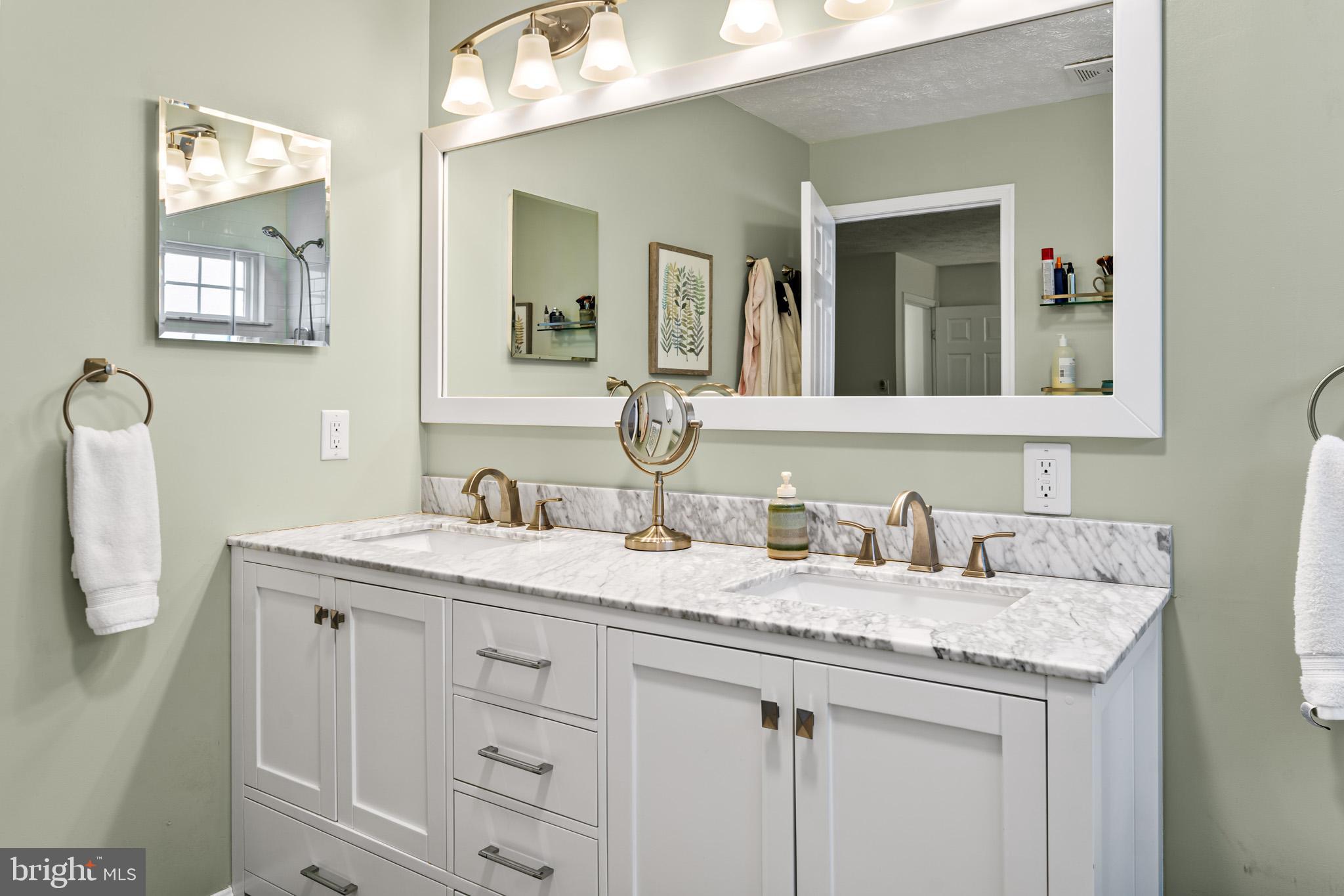 CONSTITUTION HILLS - Residential