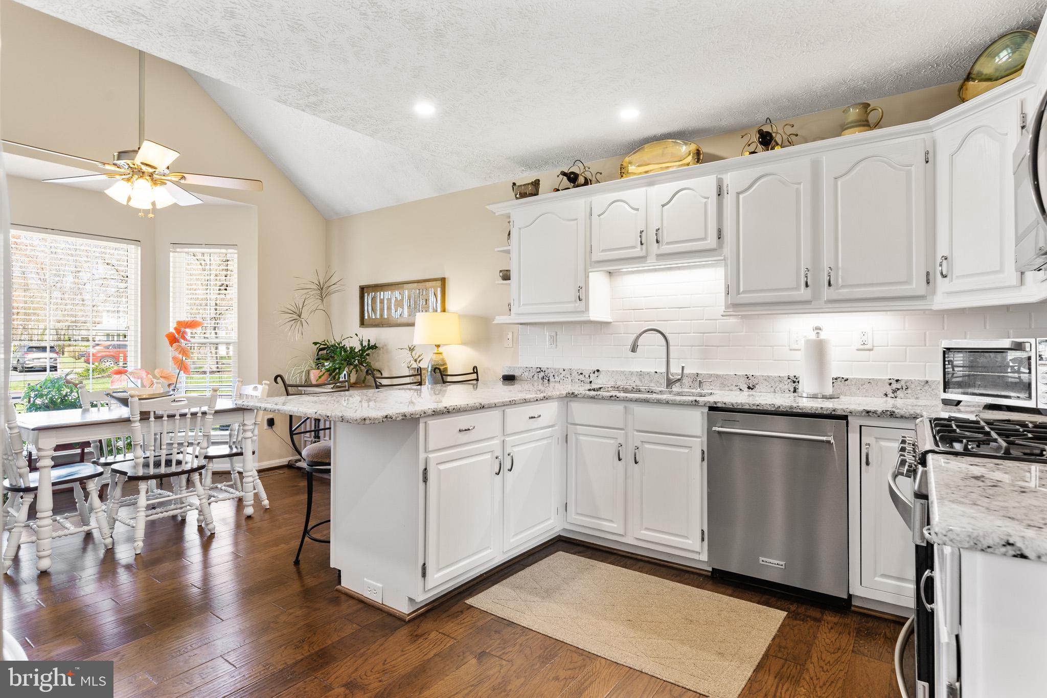 CONSTITUTION HILLS - Residential