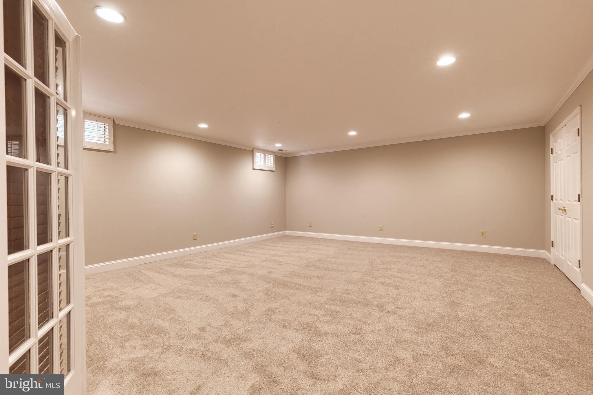 SOUTH RIVER COLONY - Residential