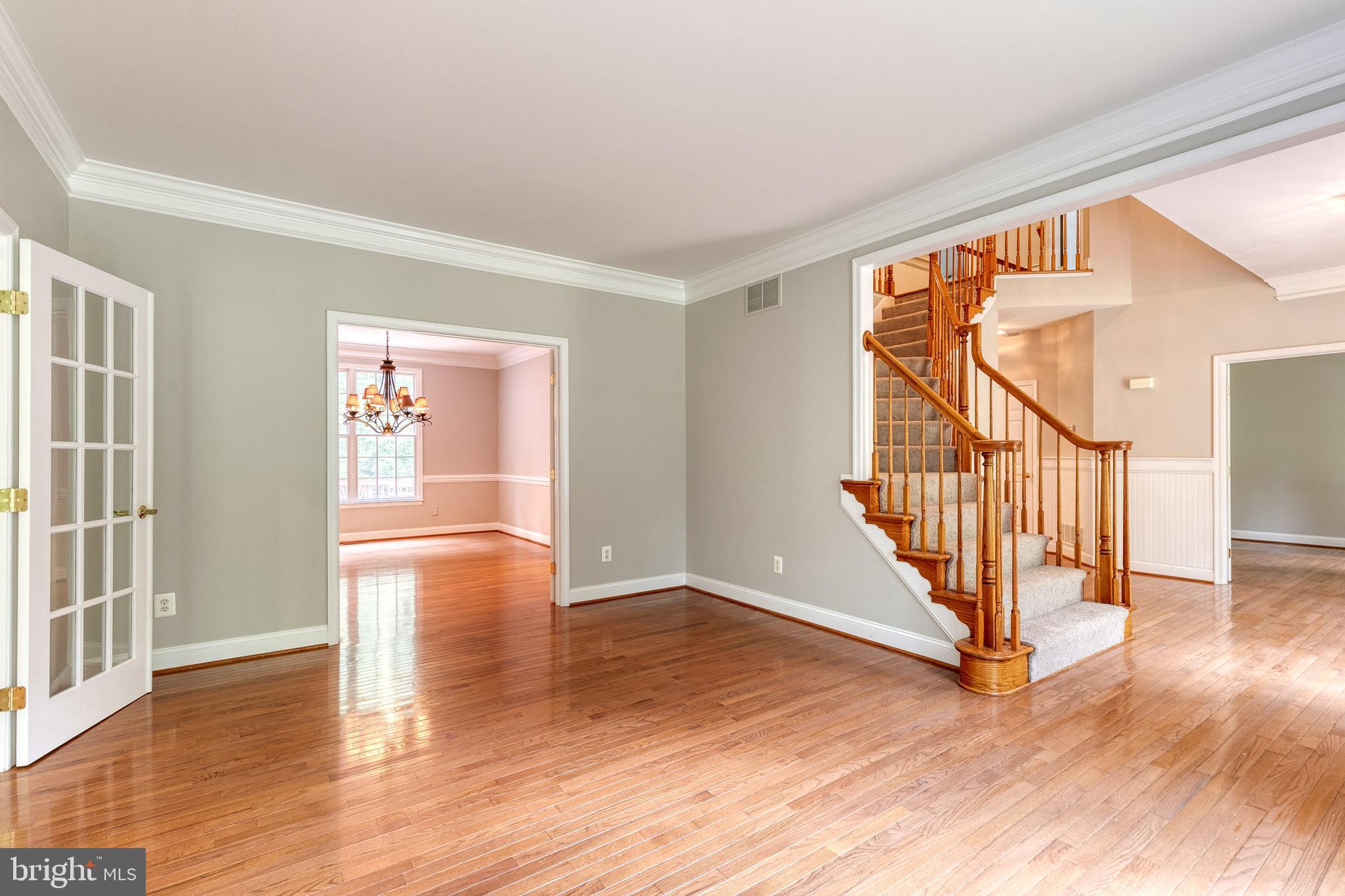 SOUTH RIVER COLONY - Residential