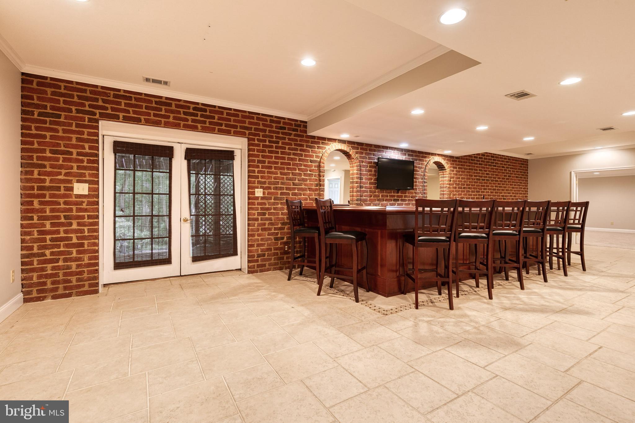 SOUTH RIVER COLONY - Residential