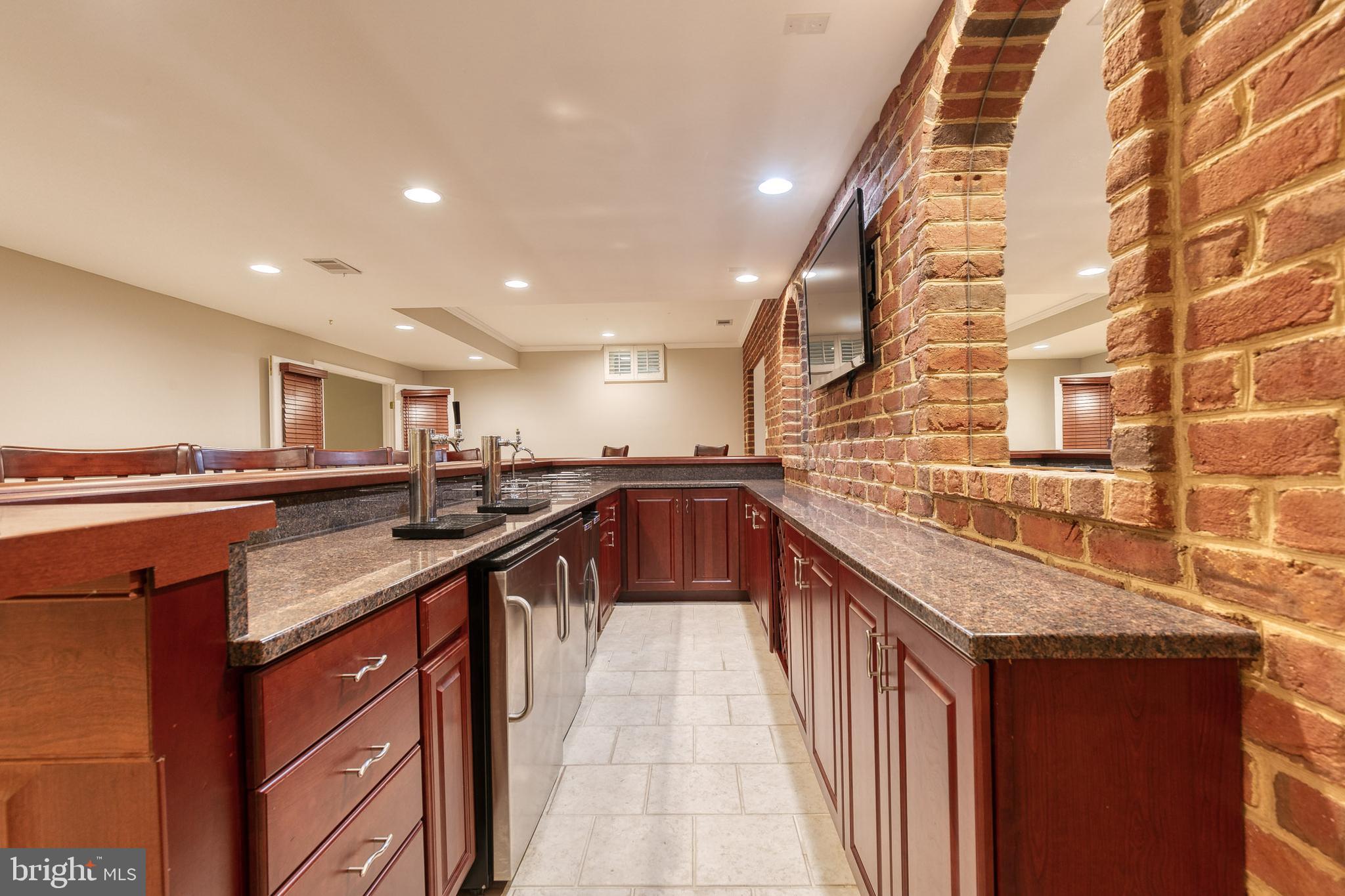 SOUTH RIVER COLONY - Residential