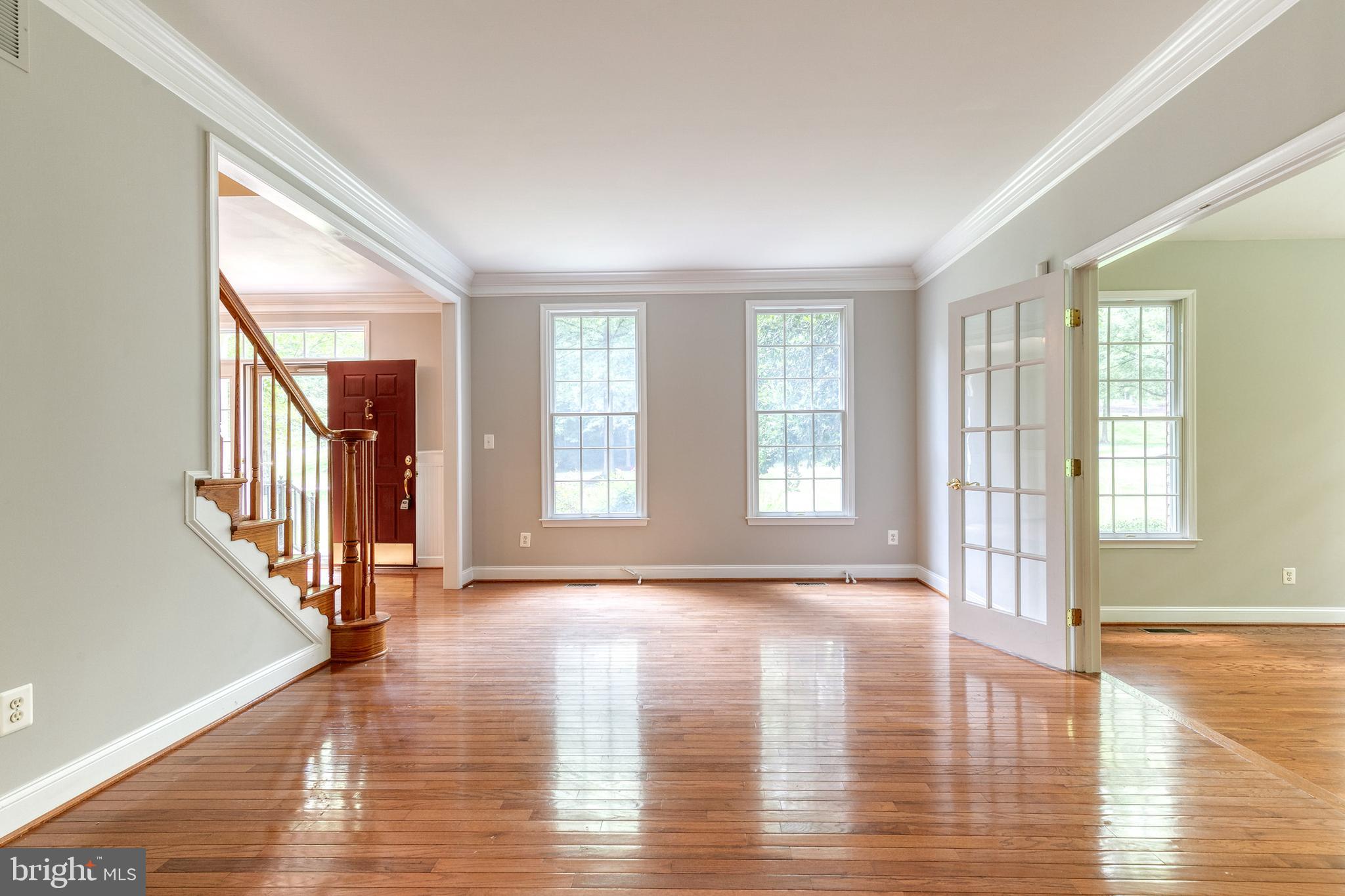 SOUTH RIVER COLONY - Residential