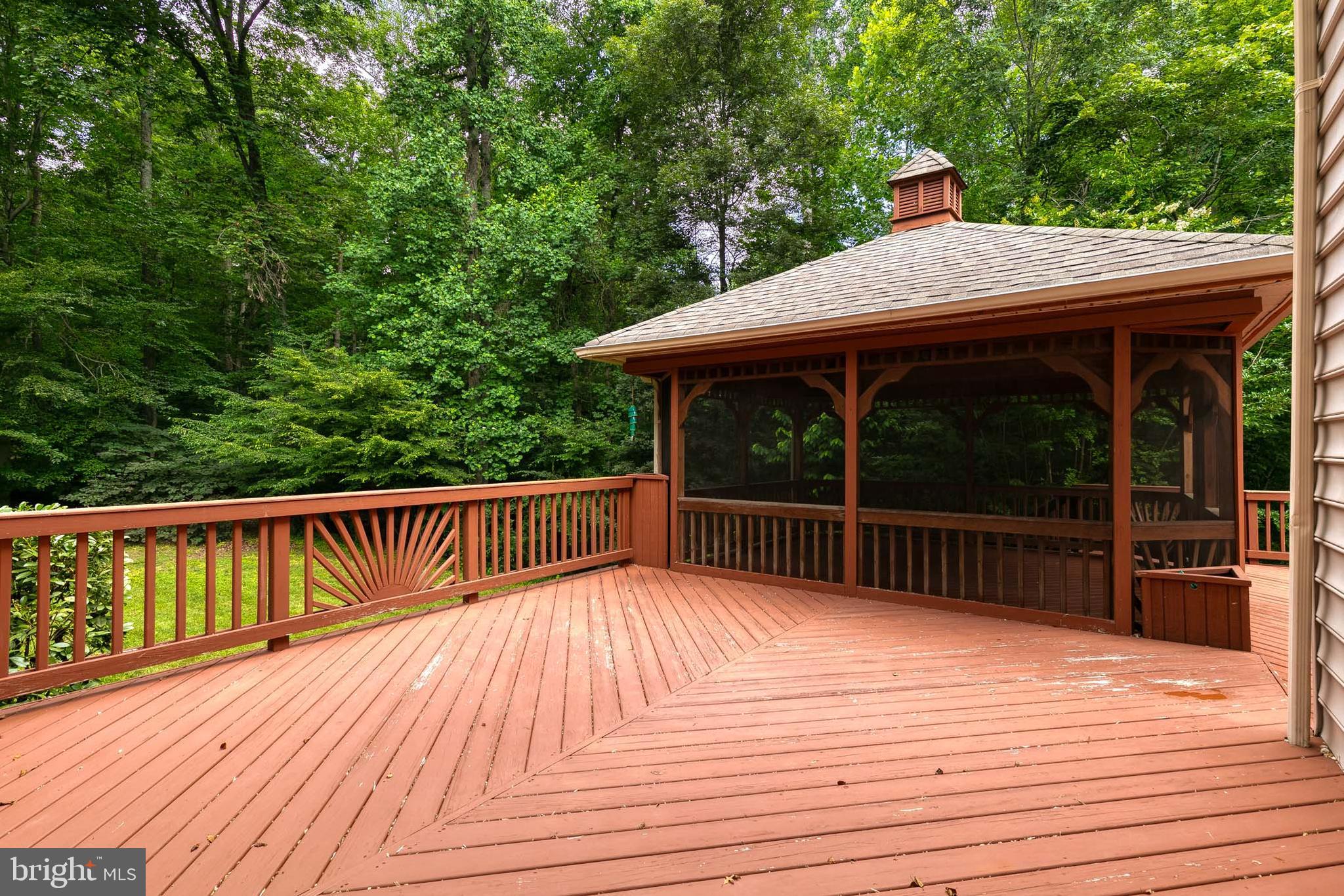 SOUTH RIVER COLONY - Residential