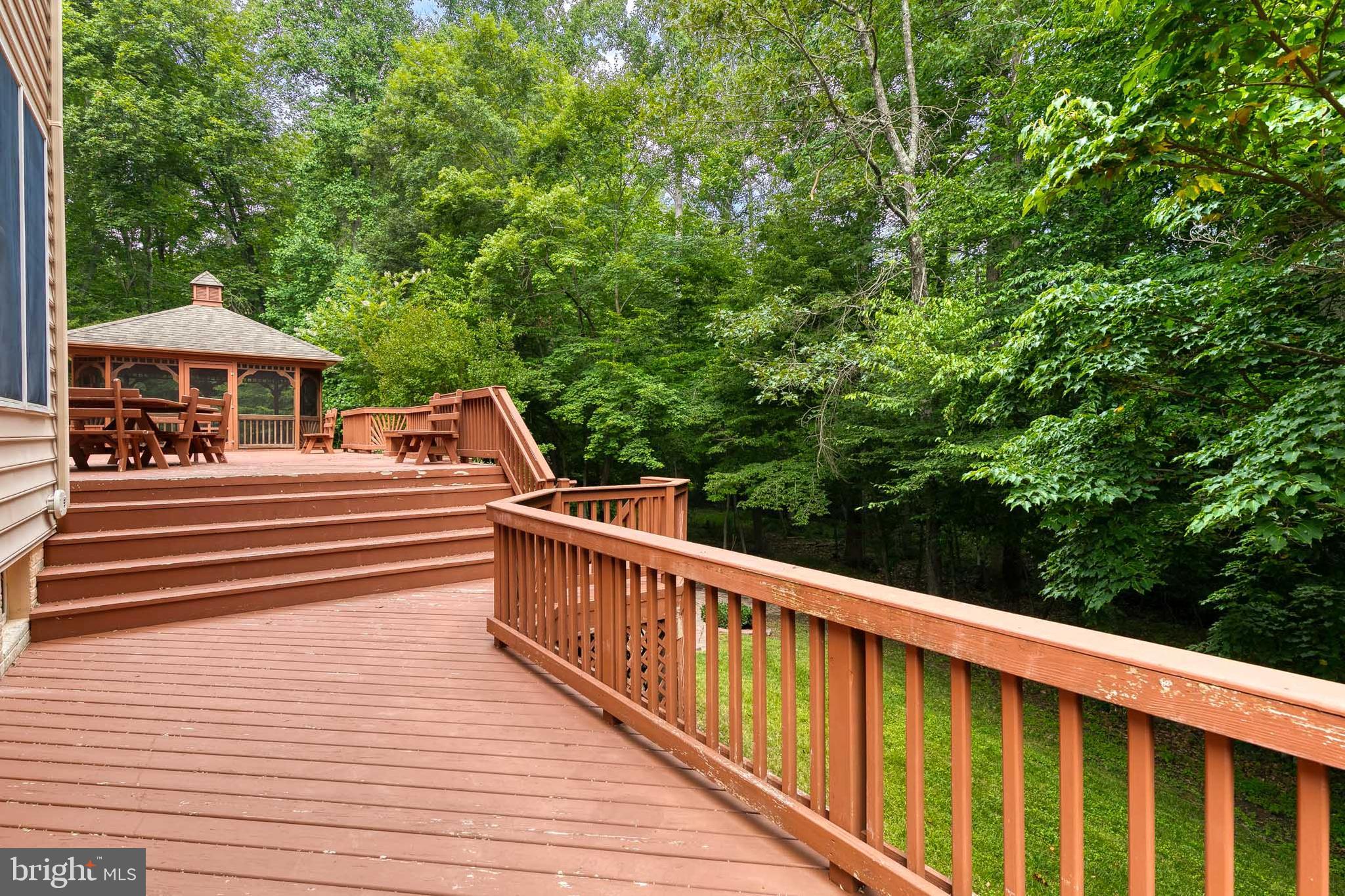 SOUTH RIVER COLONY - Residential