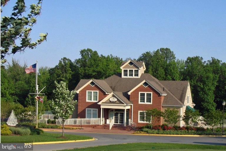 SOUTH RIVER COLONY - Residential