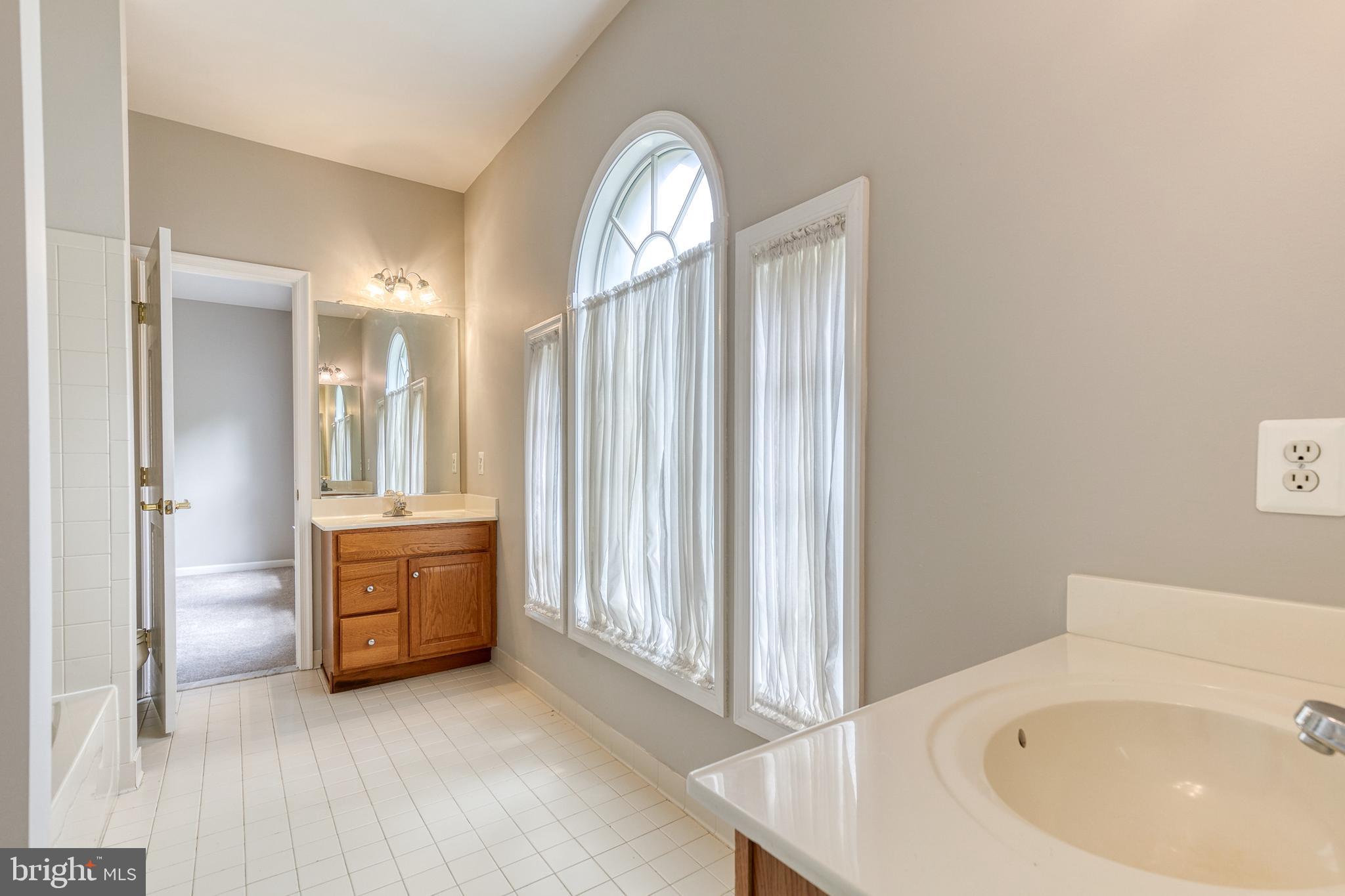 SOUTH RIVER COLONY - Residential