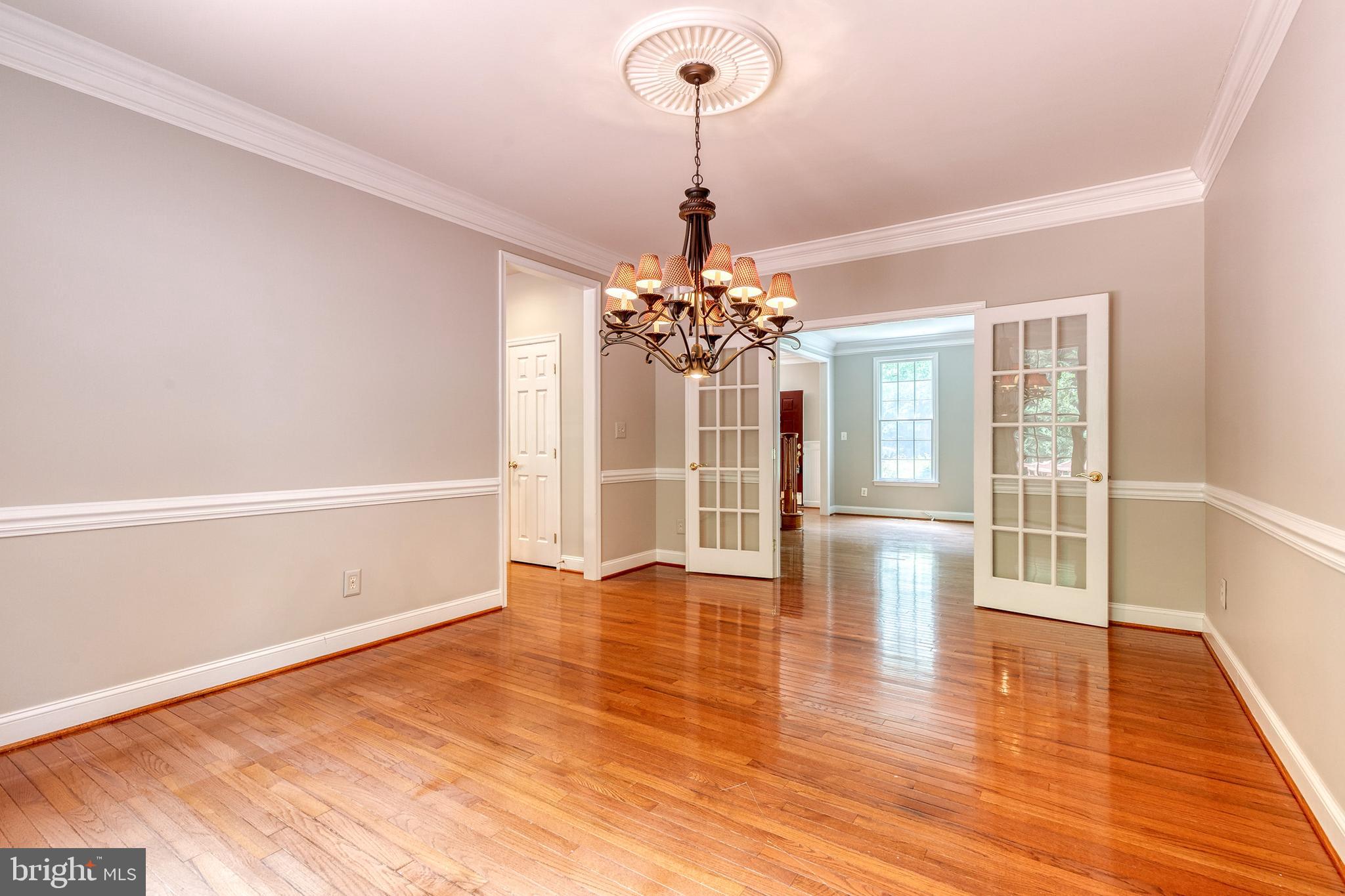 SOUTH RIVER COLONY - Residential