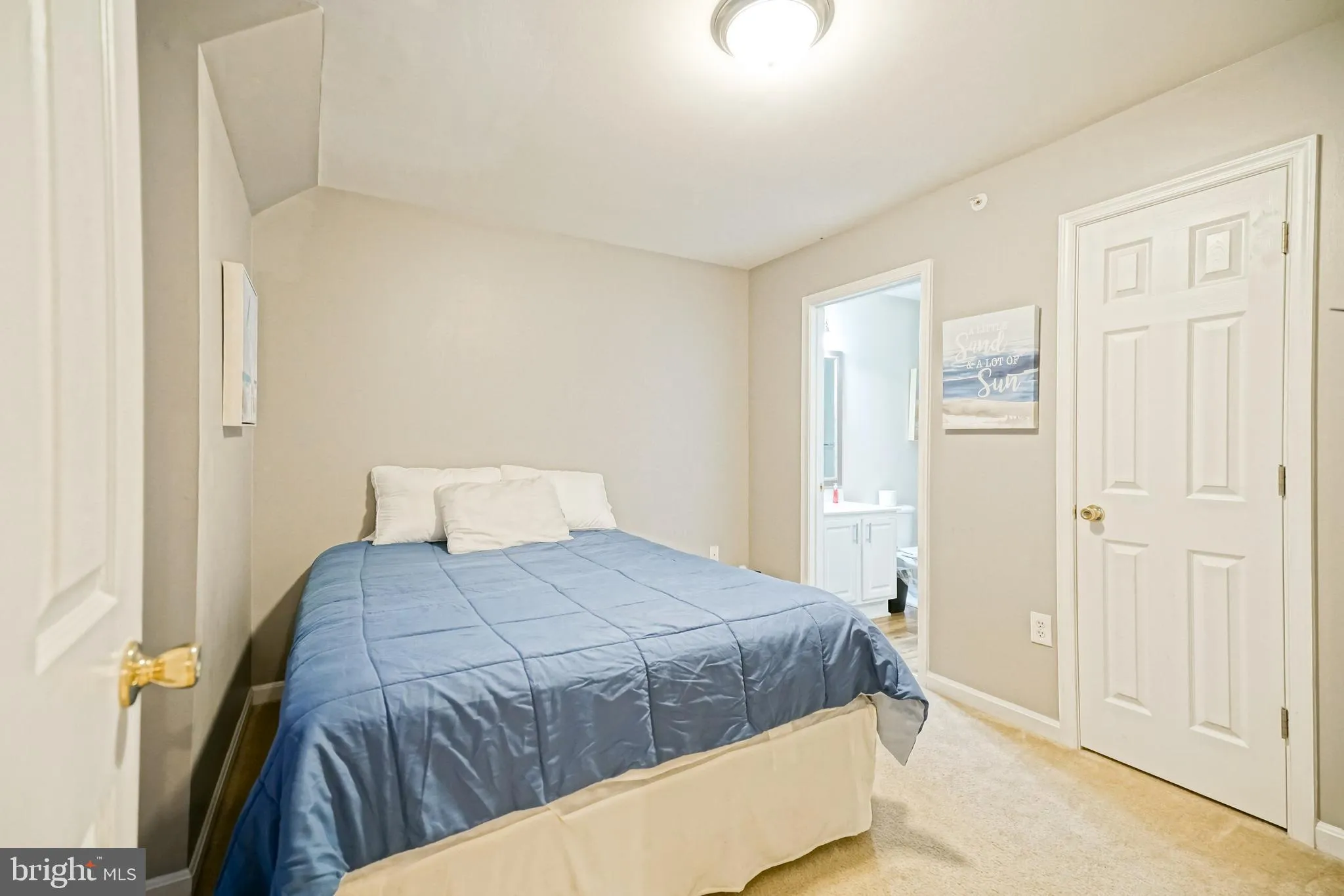 Rehoboth Beach, Delaware 19971, United States, 5 Bedrooms Bedrooms, ,5 BathroomsBathrooms,Residential,Contingent,201199