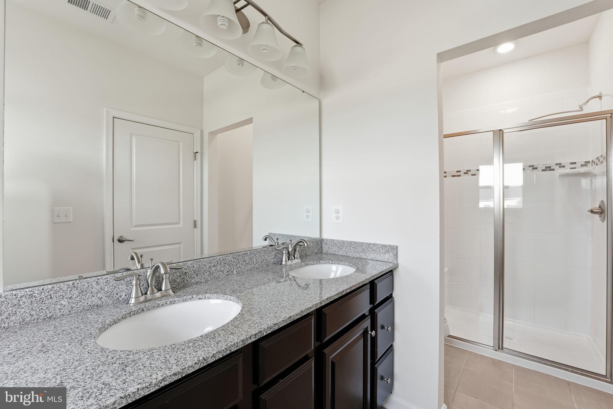 BRADLEY SQUARE - Residential