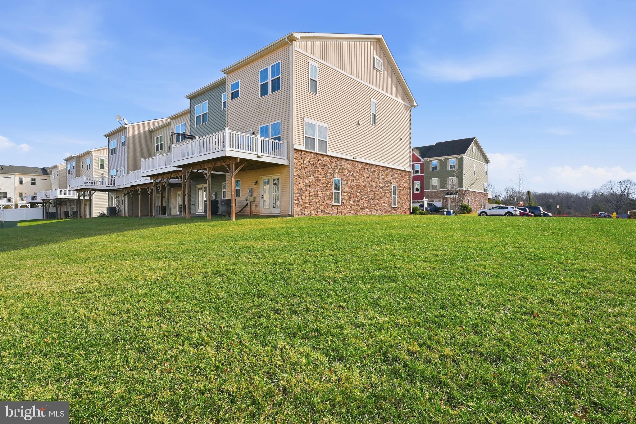 BRADLEY SQUARE - Residential