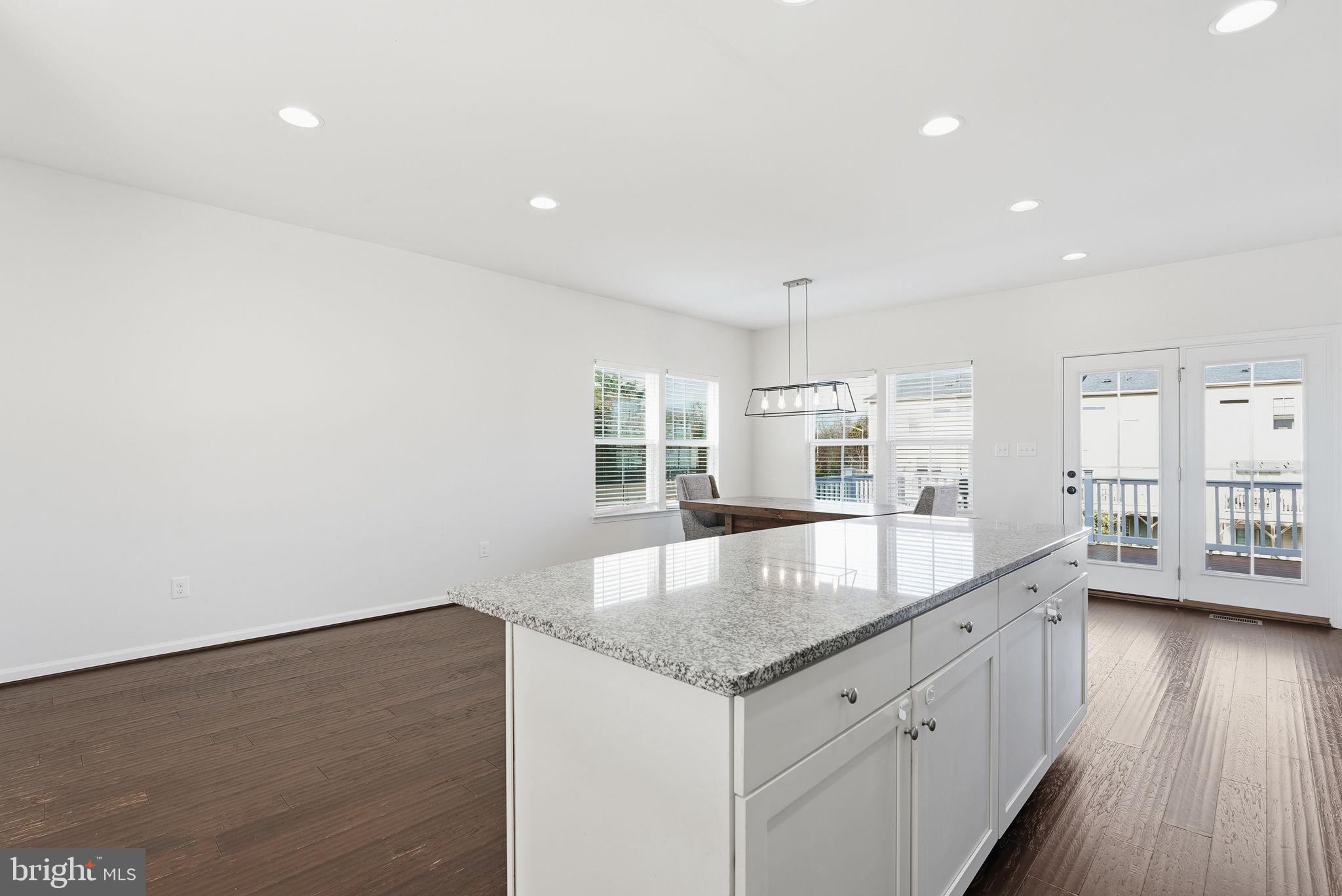 BRADLEY SQUARE - Residential