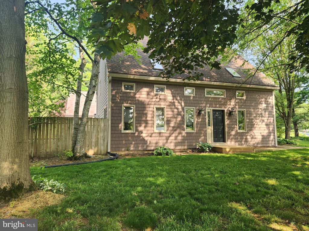 Photo of 101 SUNCREST RD, LANCASTER, PA 17601 (MLS # PALA2035228)