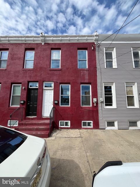Townhouse For Sale - 457 Mechanic Street<br/> CAMDEN, NJ 08104
