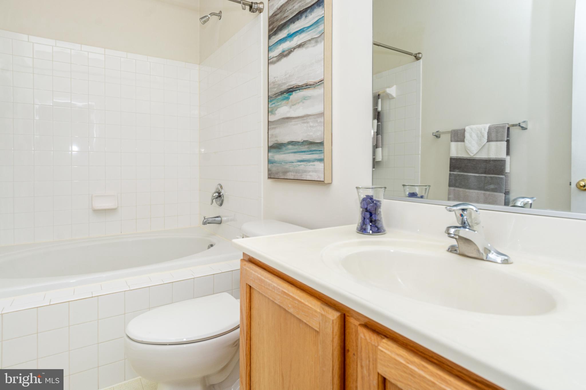 ALBEMARLE SQUARE - Residential