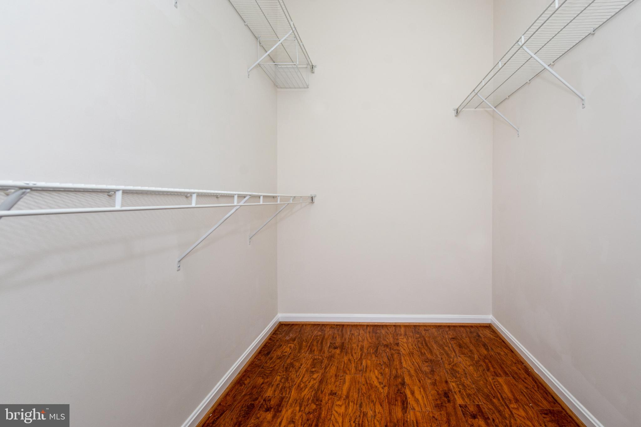 ALBEMARLE SQUARE - Residential