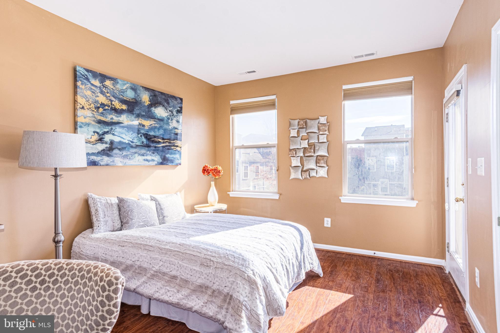 ALBEMARLE SQUARE - Residential