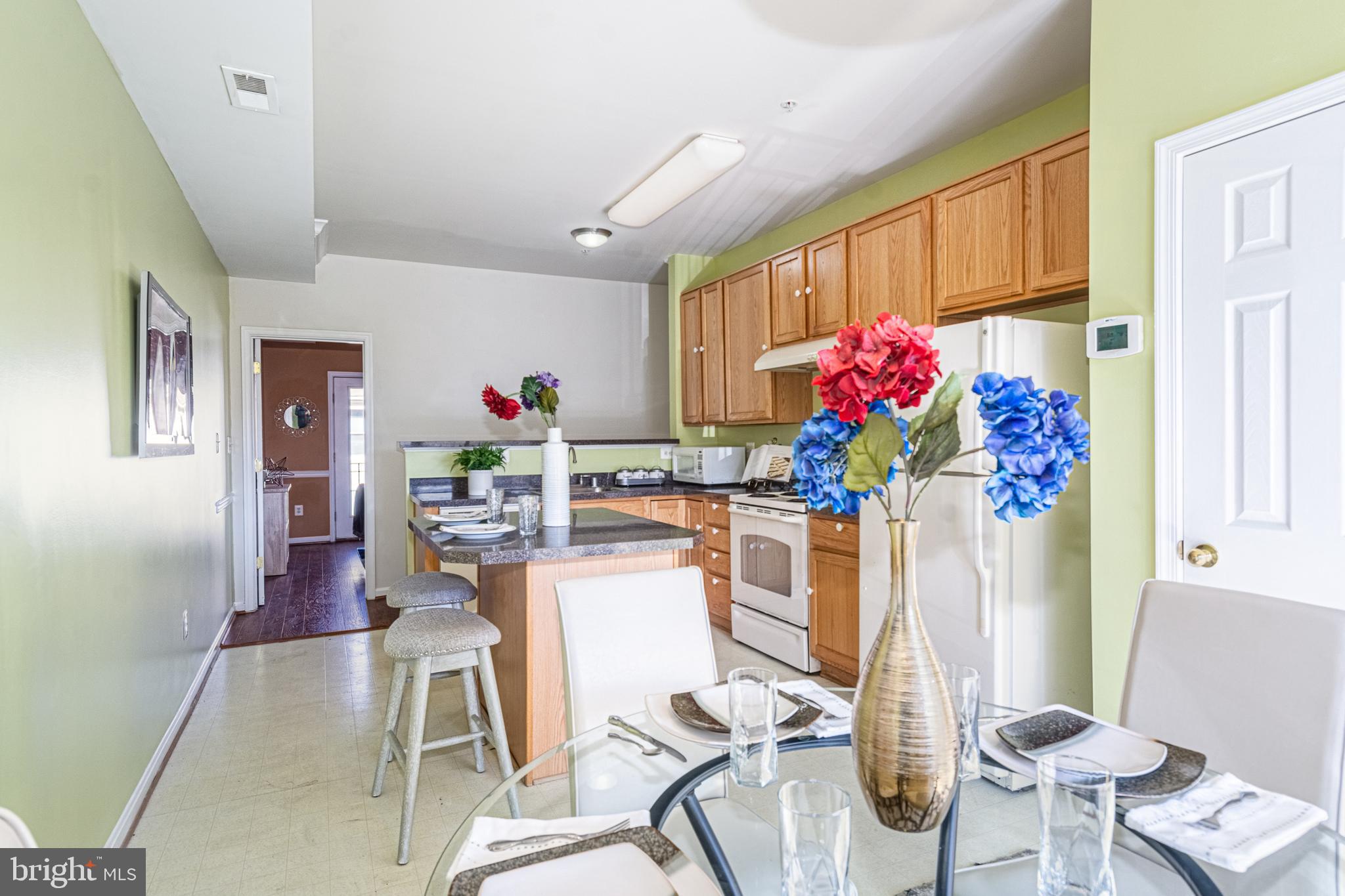 ALBEMARLE SQUARE - Residential