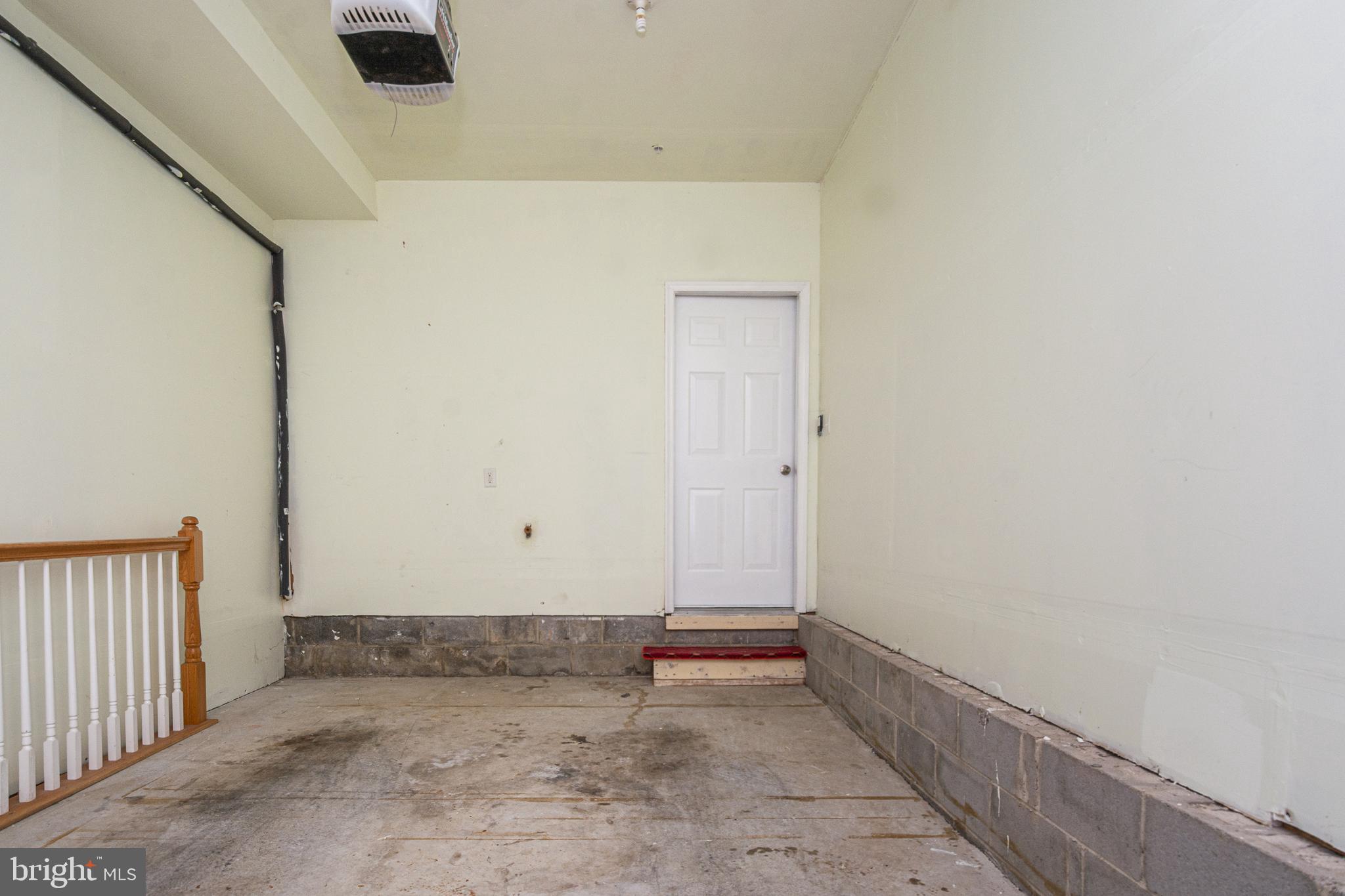 ALBEMARLE SQUARE - Residential