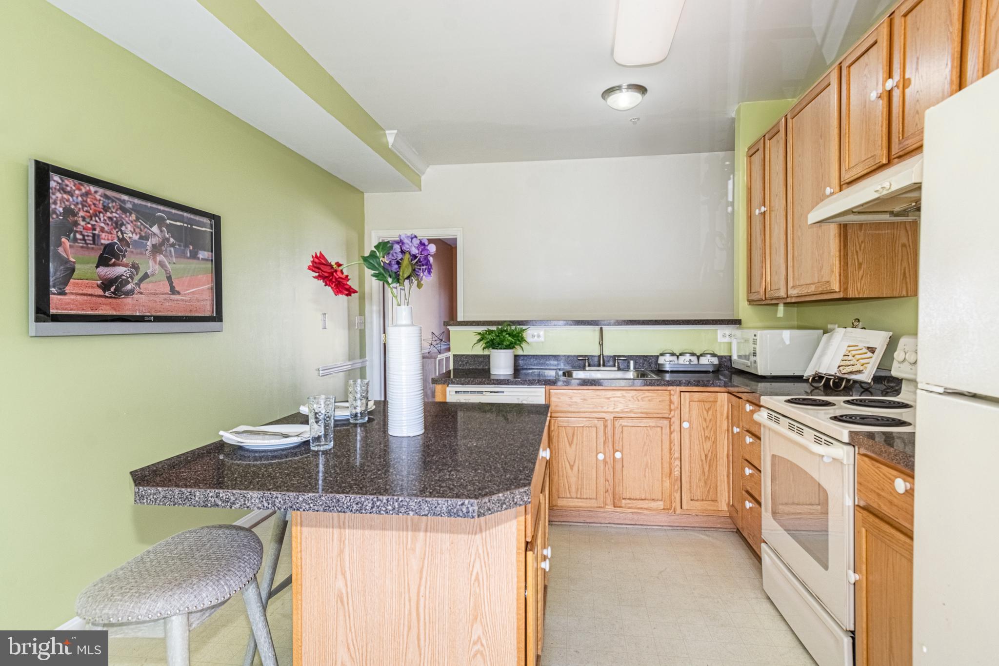 ALBEMARLE SQUARE - Residential