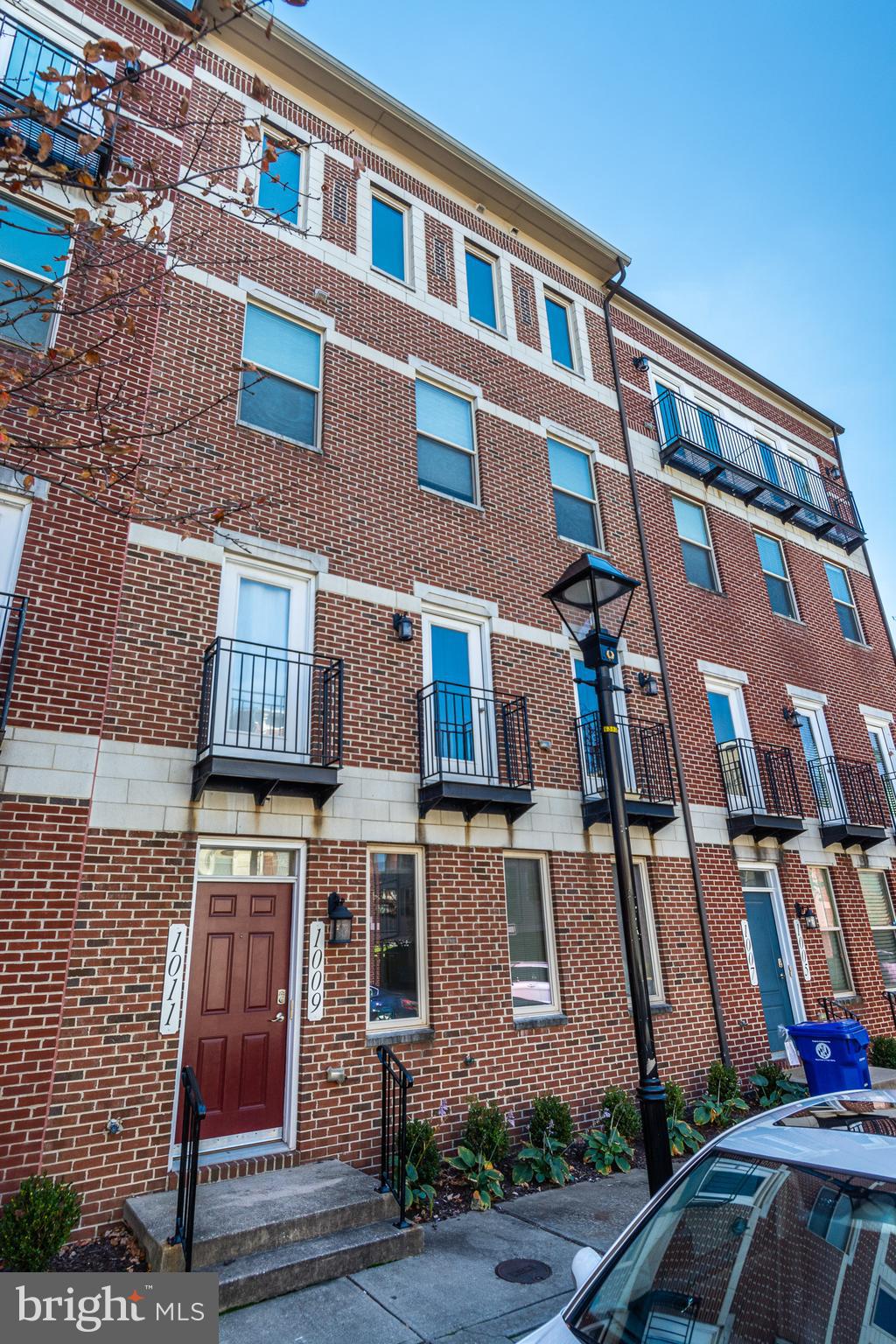 ALBEMARLE SQUARE - Residential