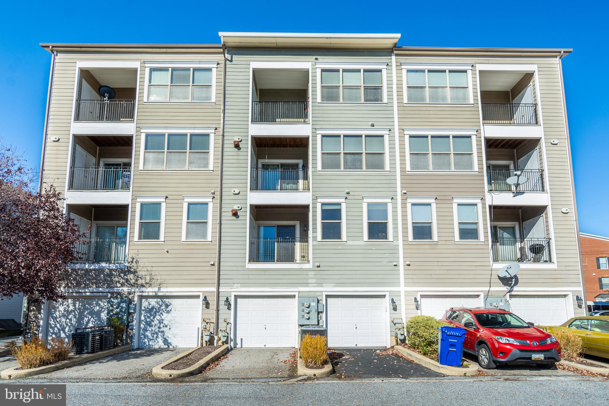 ALBEMARLE SQUARE - Residential