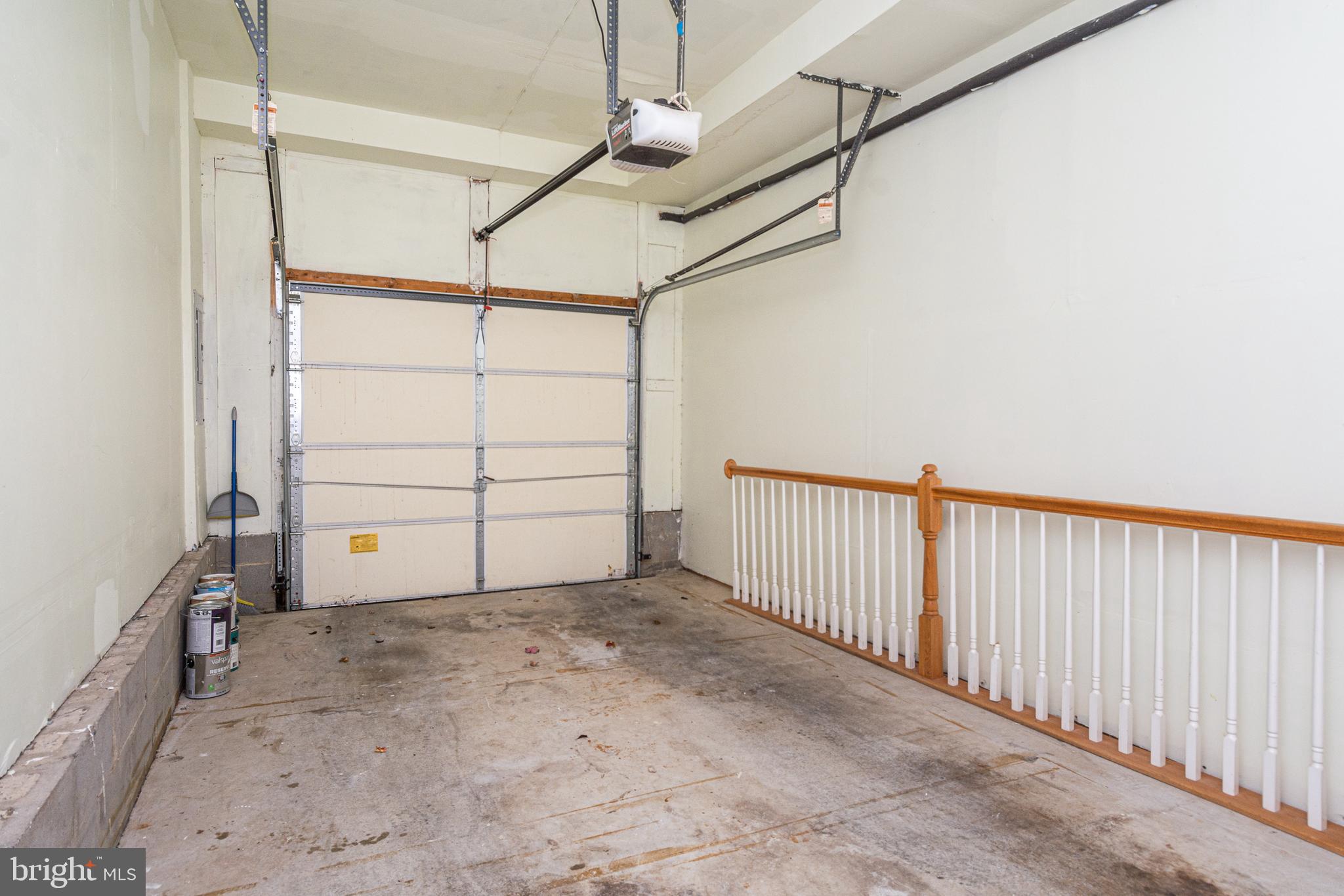 ALBEMARLE SQUARE - Residential