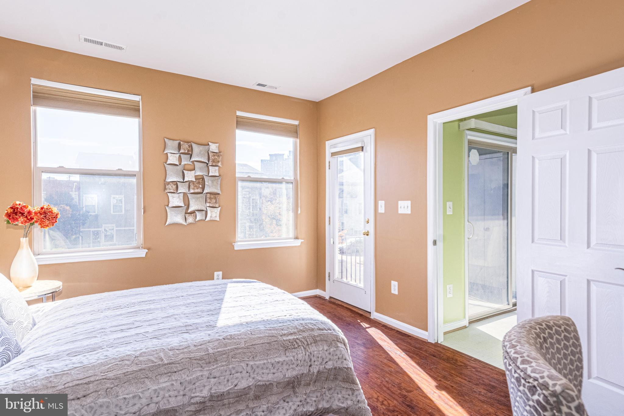 ALBEMARLE SQUARE - Residential