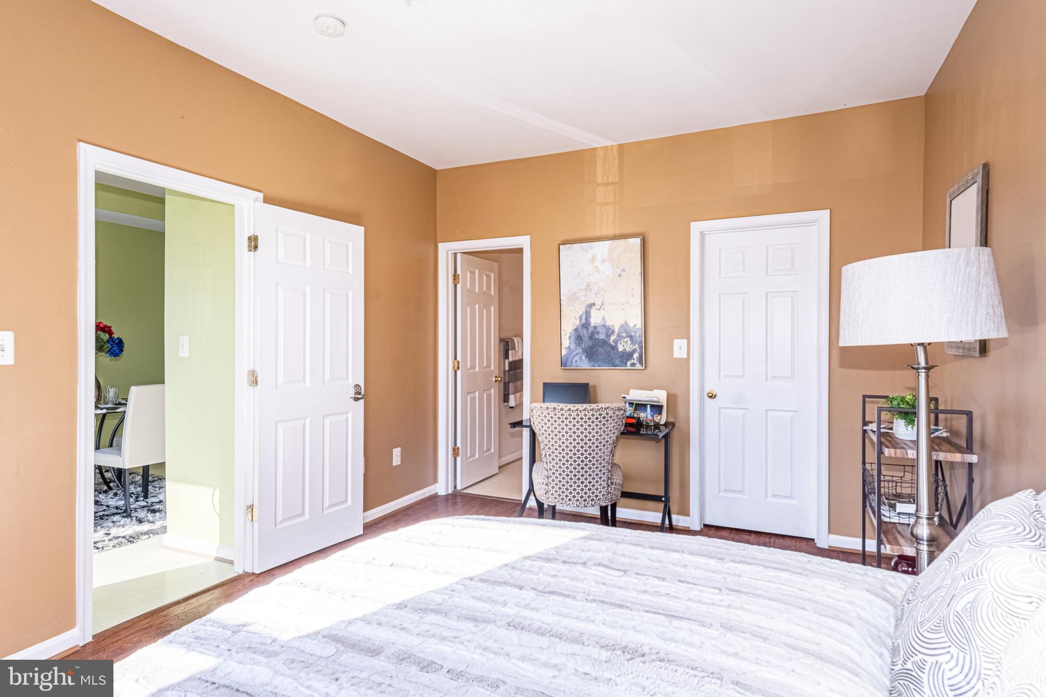 ALBEMARLE SQUARE - Residential