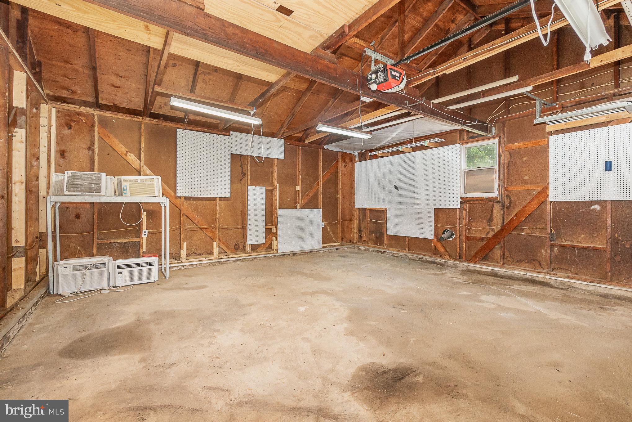 GOTHAM BUSH - Residential