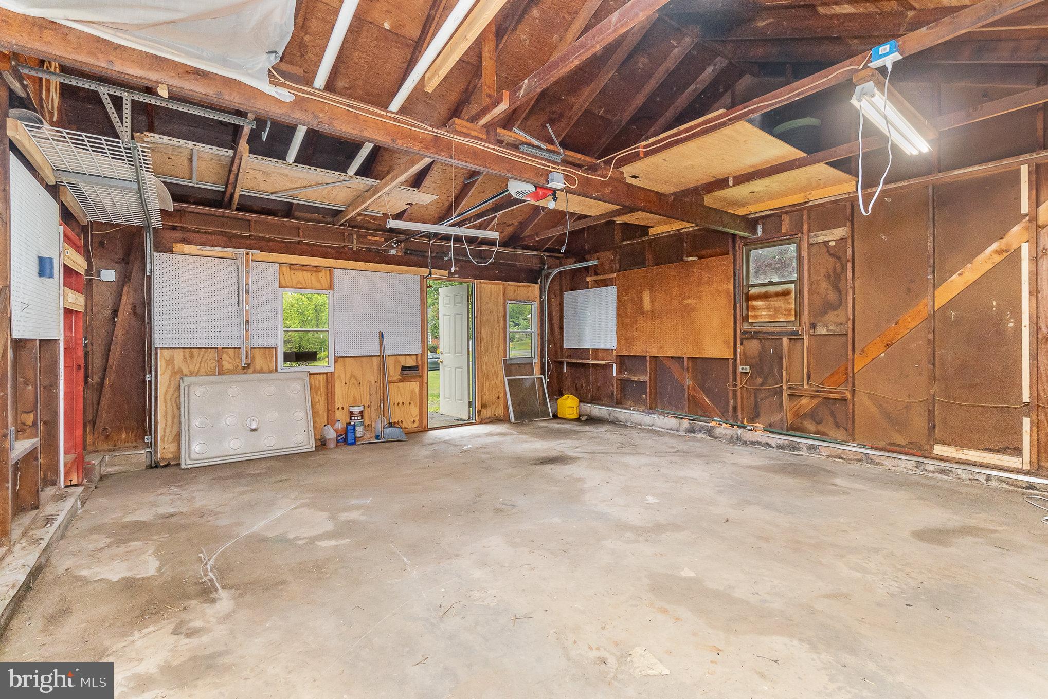 GOTHAM BUSH - Residential