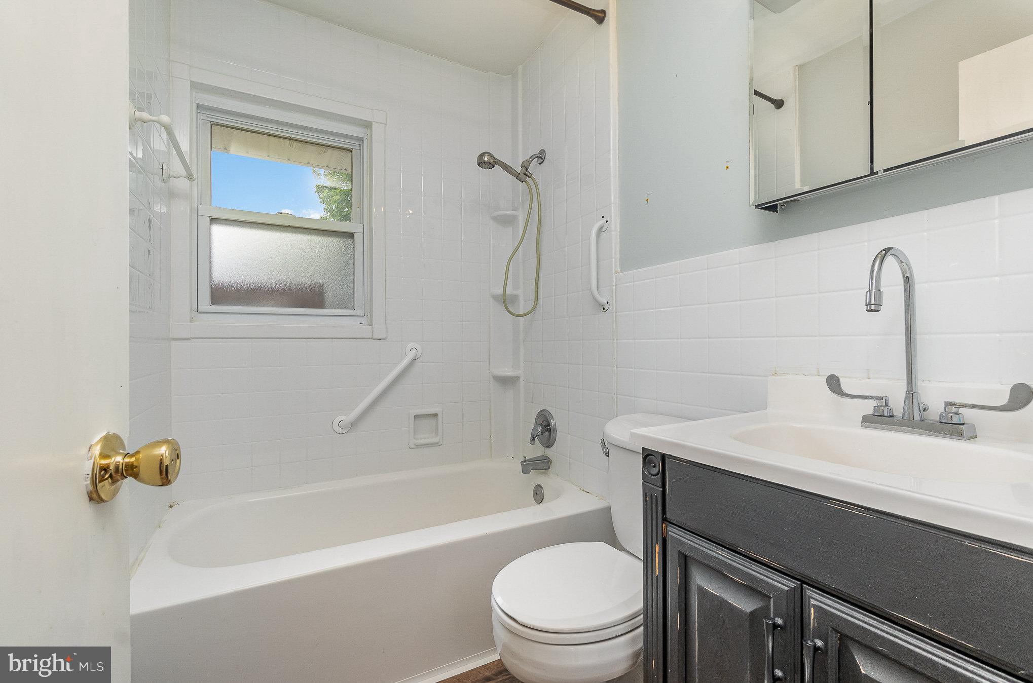 GOTHAM BUSH - Residential