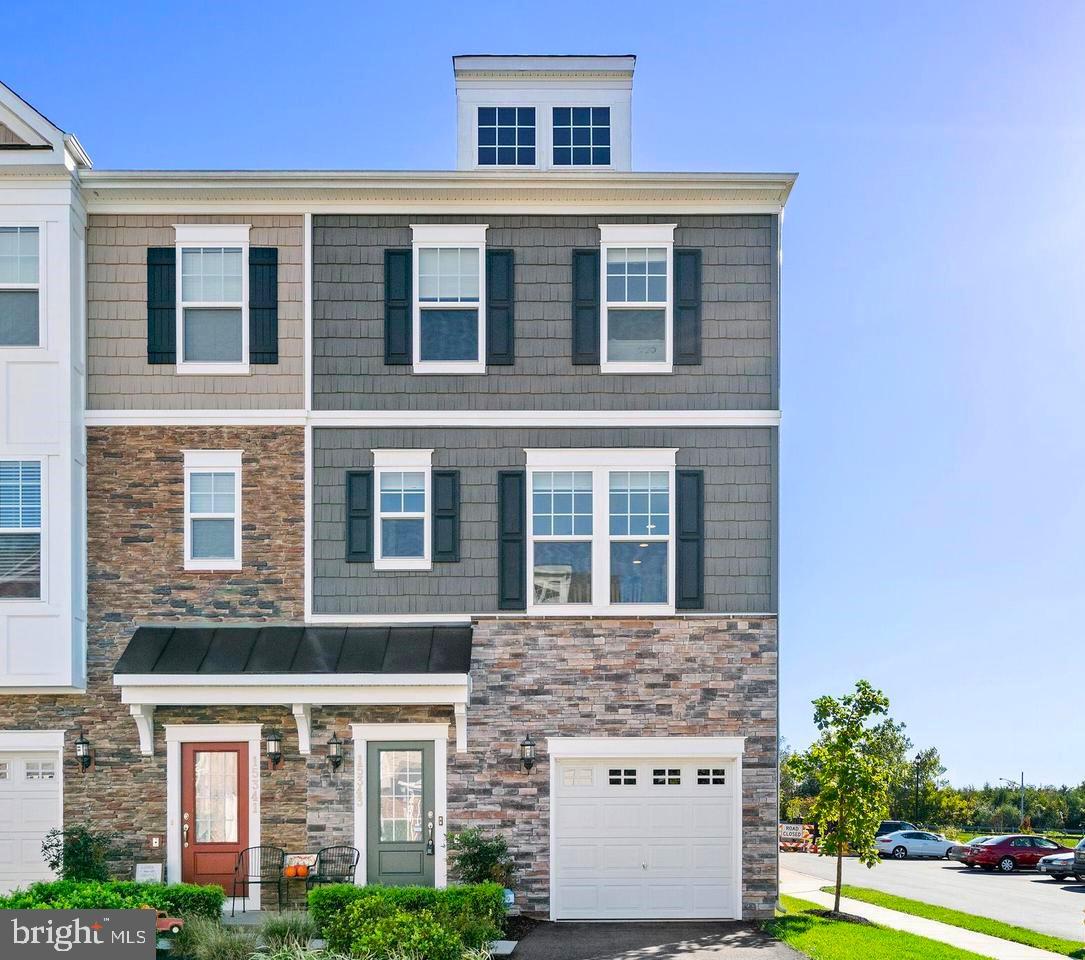 HAYMARKET CROSSING - Residential Lease