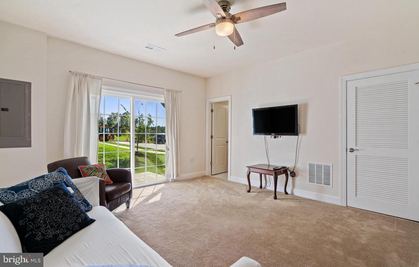 HAYMARKET CROSSING - Residential Lease